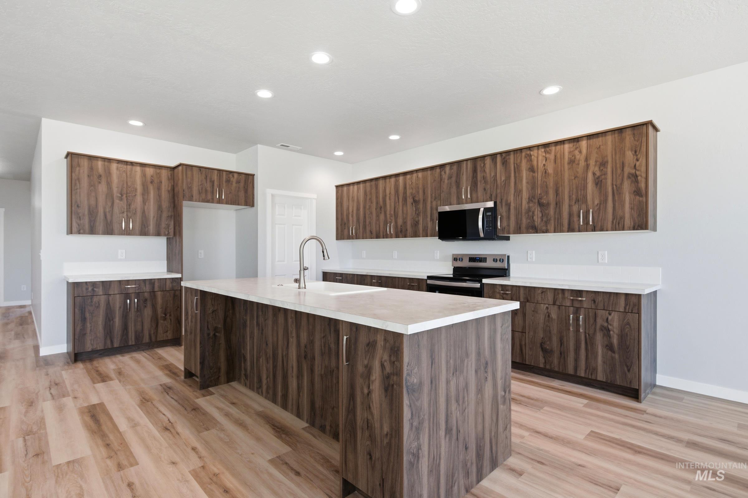 2351 N 8th E St, Mountain Home, Idaho 83647, 4 Bedrooms, 2.5 Bathrooms, Residential For Sale, Price $499,990, 99002142