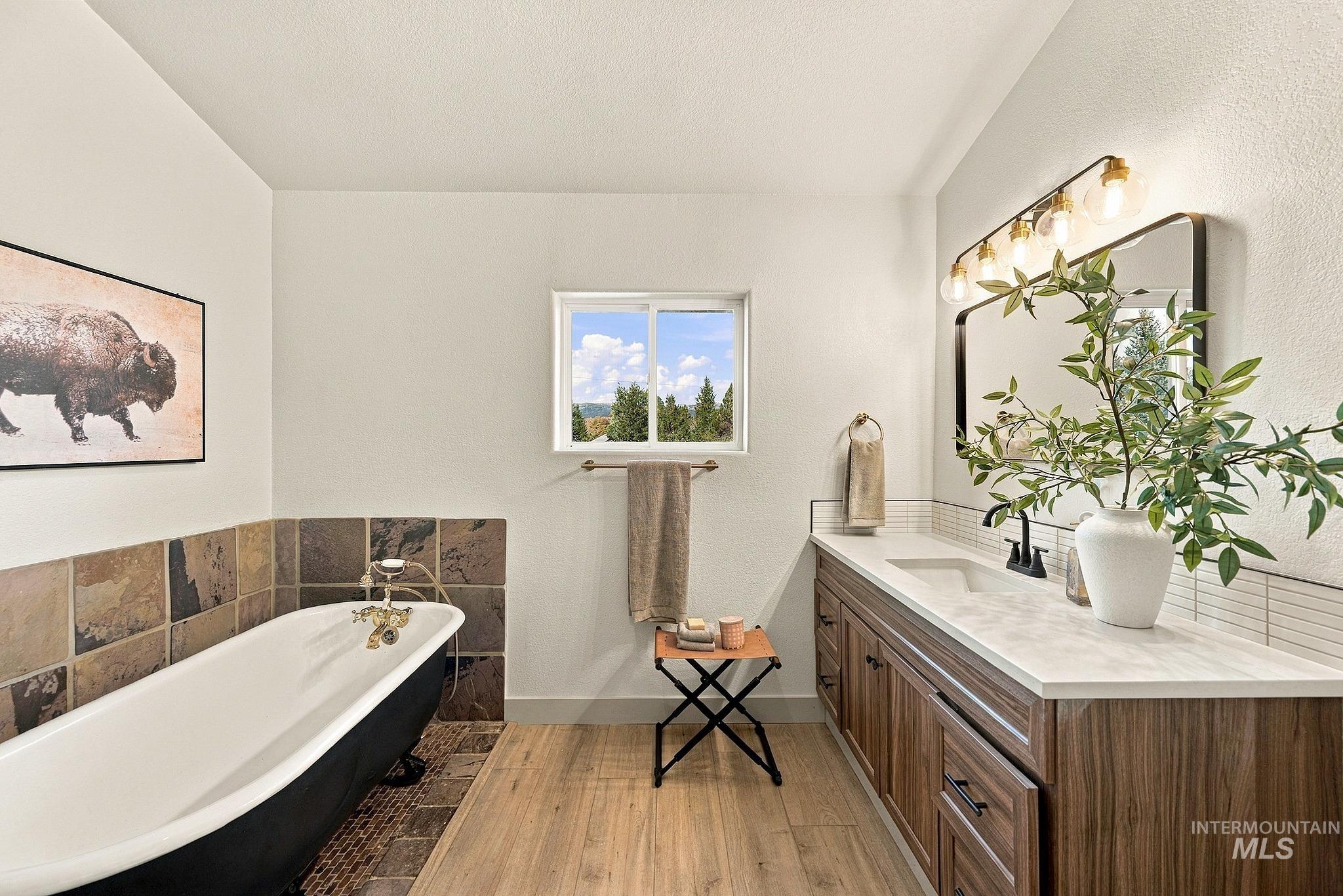 7 Willow Way, Cascade, Idaho 83611, 6 Bedrooms, 3.5 Bathrooms, Residential For Sale, Price $999,000,MLS 99002145