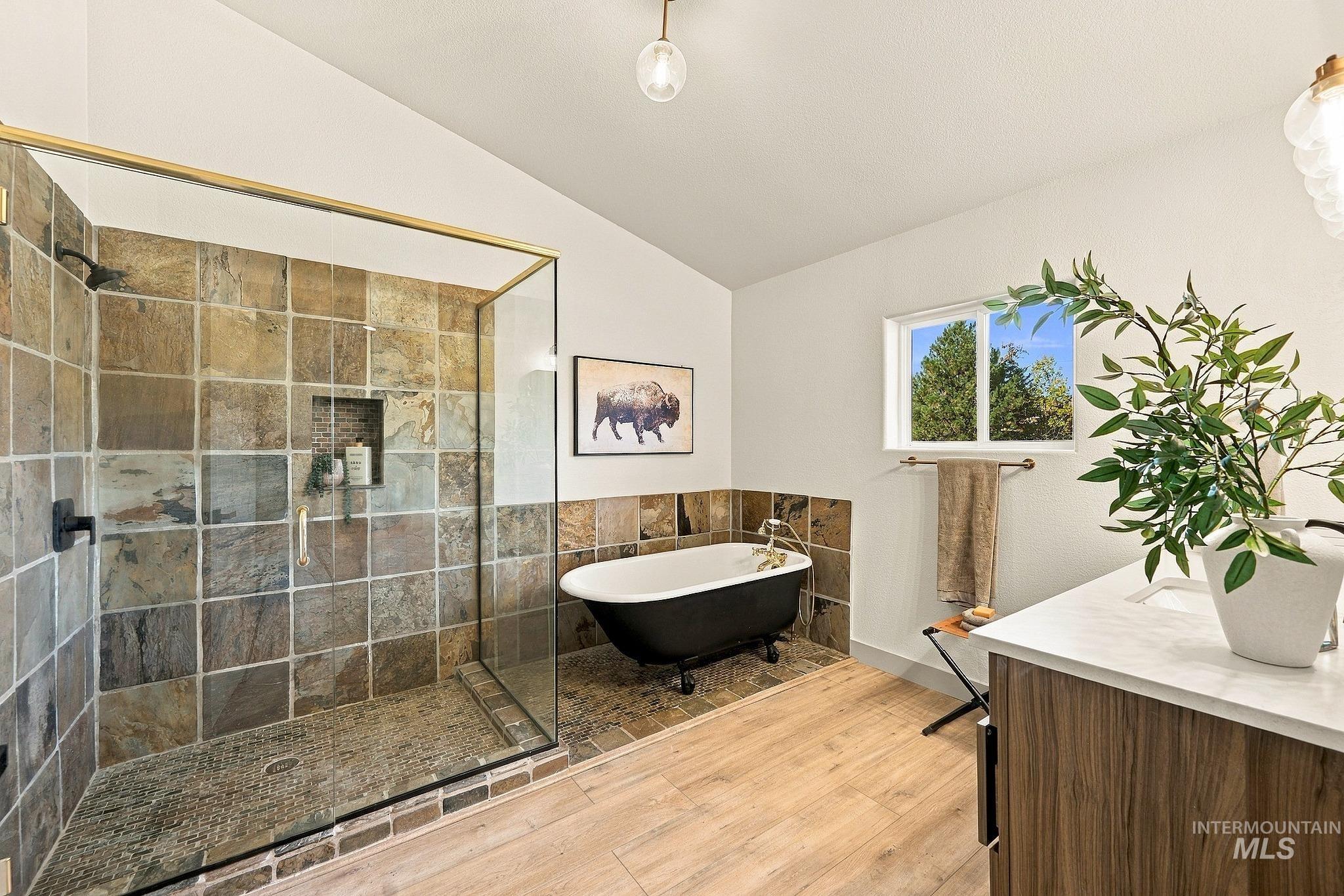 7 Willow Way, Cascade, Idaho 83611, 6 Bedrooms, 3.5 Bathrooms, Residential For Sale, Price $999,000,MLS 99002145