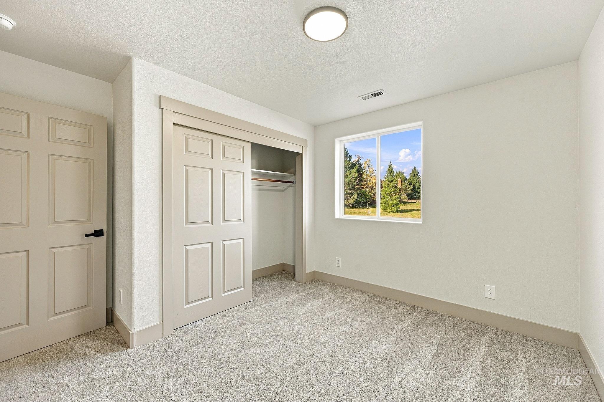 7 Willow Way, Cascade, Idaho 83611, 6 Bedrooms, 3.5 Bathrooms, Residential For Sale, Price $999,000,MLS 99002145