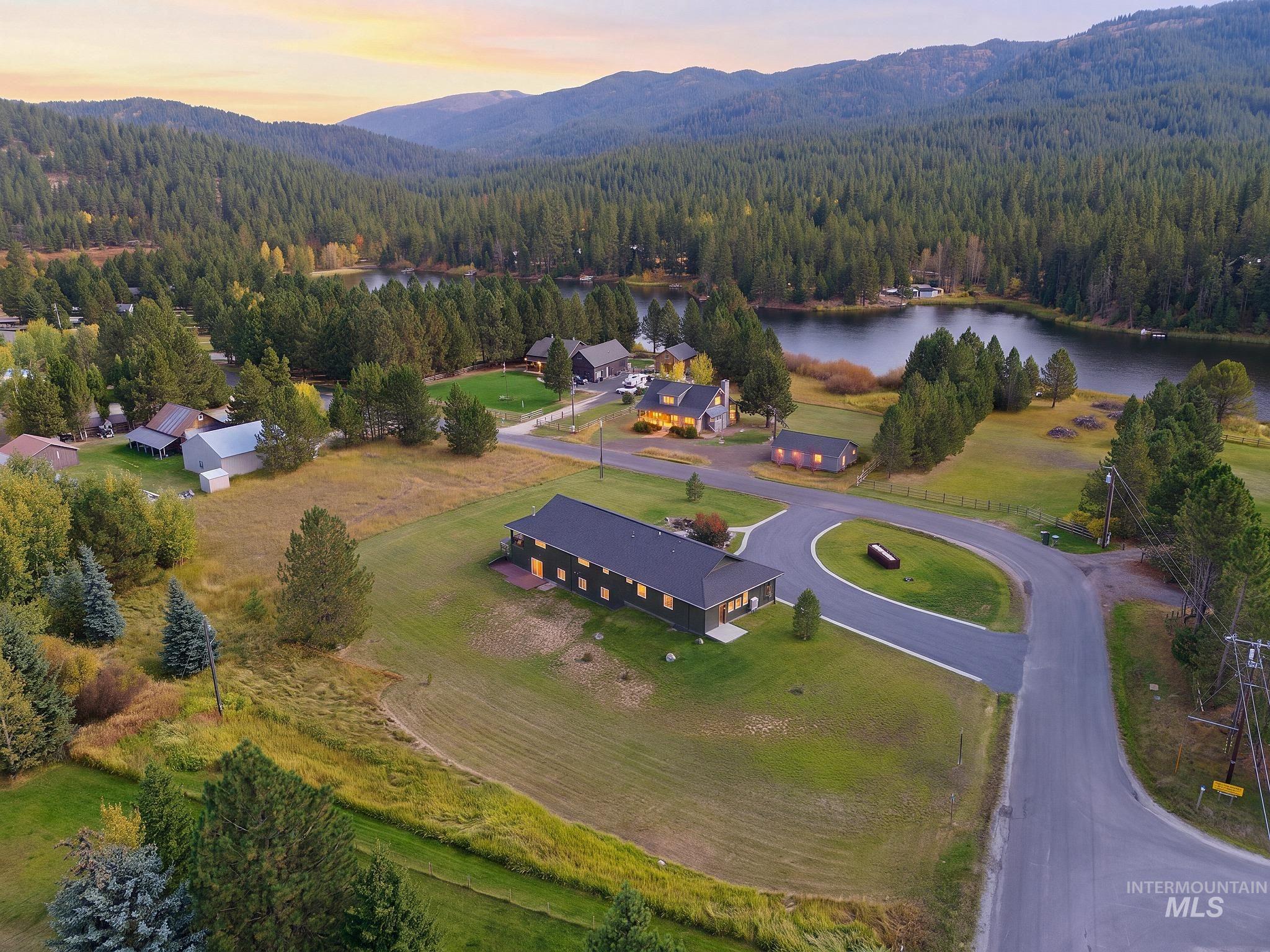 7 Willow Way, Cascade, Idaho 83611, 6 Bedrooms, 3.5 Bathrooms, Residential For Sale, Price $999,000,MLS 99002145