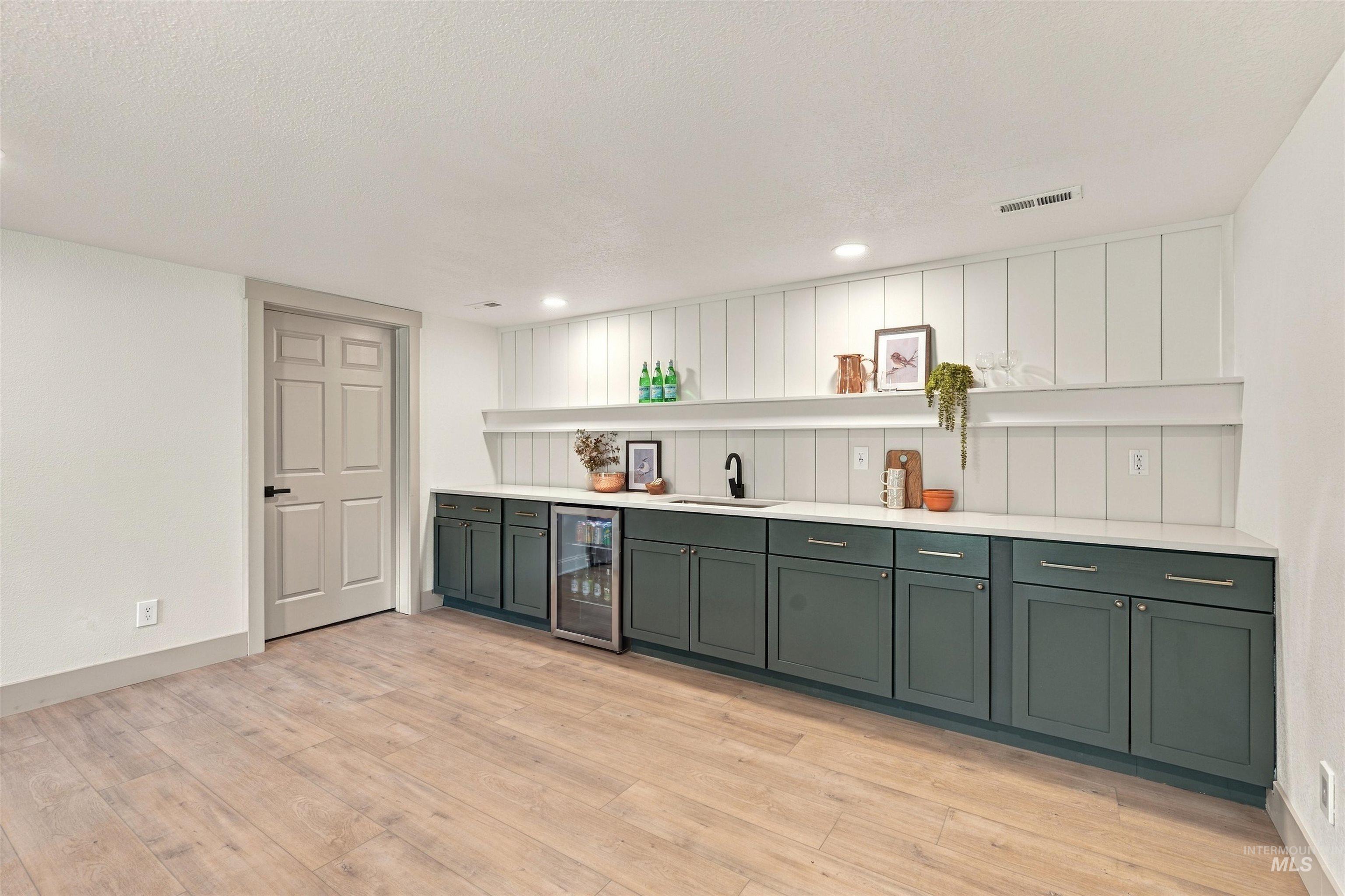 7 Willow Way, Cascade, Idaho 83611, 6 Bedrooms, 3.5 Bathrooms, Residential For Sale, Price $949,000,MLS 99002145