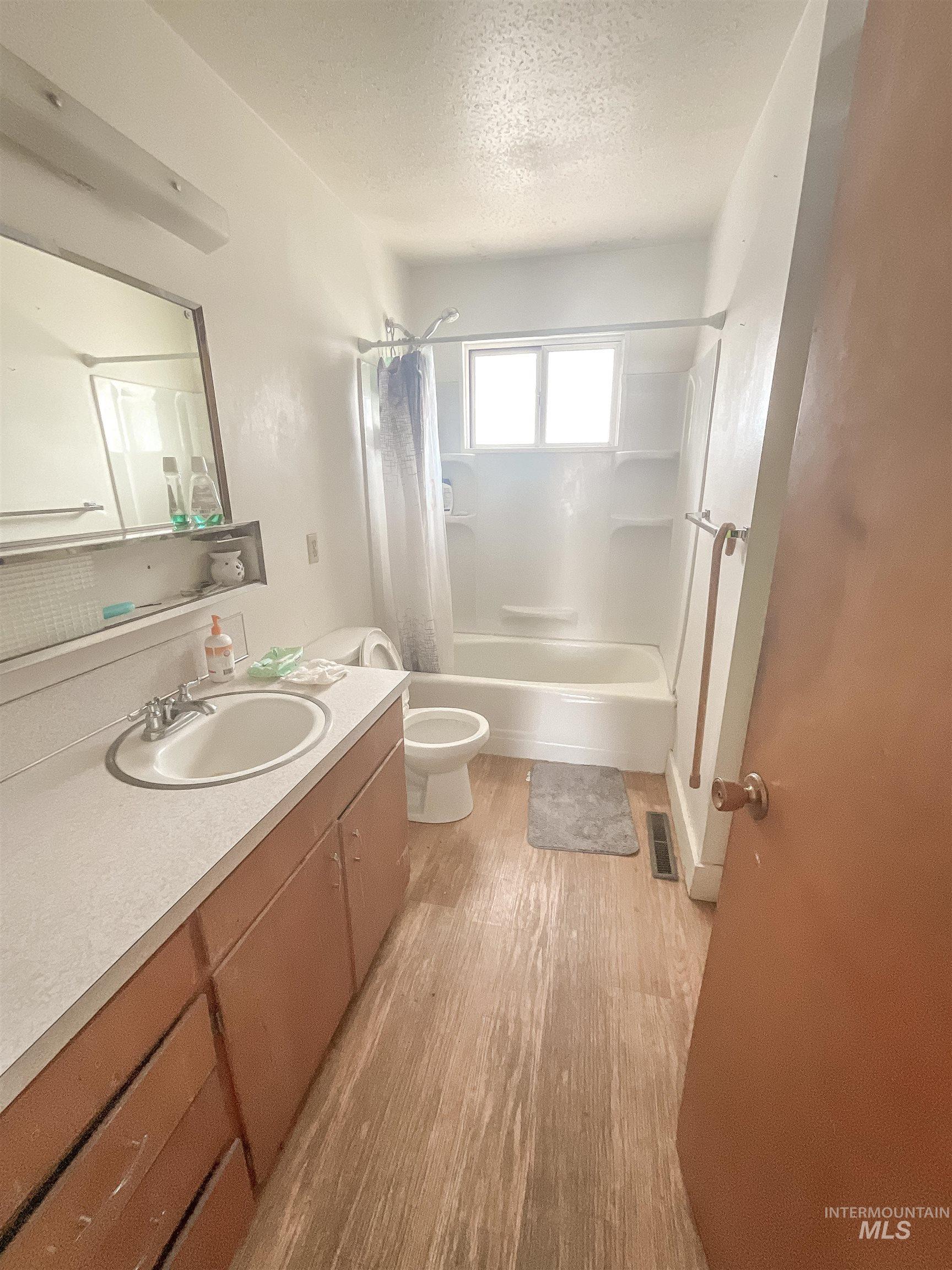 227 E 17th St, Burley, Idaho 83318, 2 Bedrooms, 1 Bathroom, Residential Income For Sale, Price $499,000, 99002158