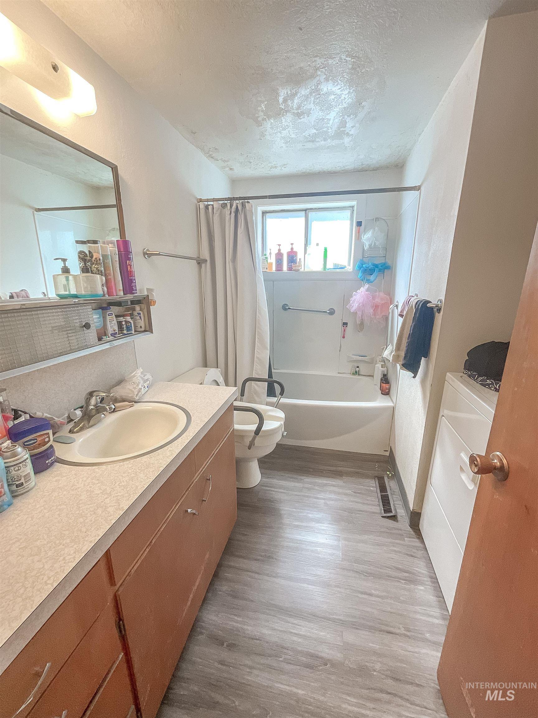 227 E 17th St, Burley, Idaho 83318, 2 Bedrooms, 1 Bathroom, Residential Income For Sale, Price $499,000, 99002158