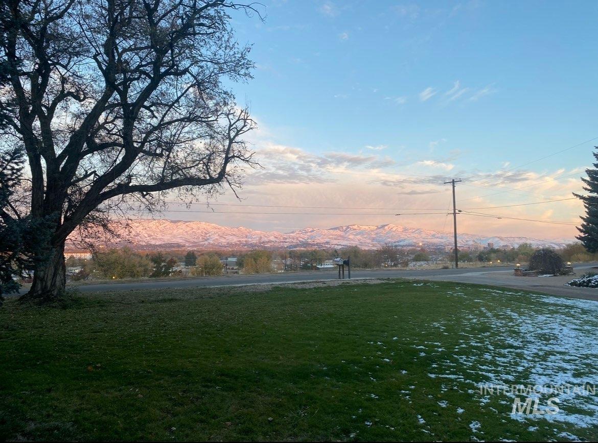 2621 N Mountain View Dr, Boise, Idaho 83704, 4 Bedrooms, 3 Bathrooms, Residential For Sale, Price $850,000,MLS 99002160