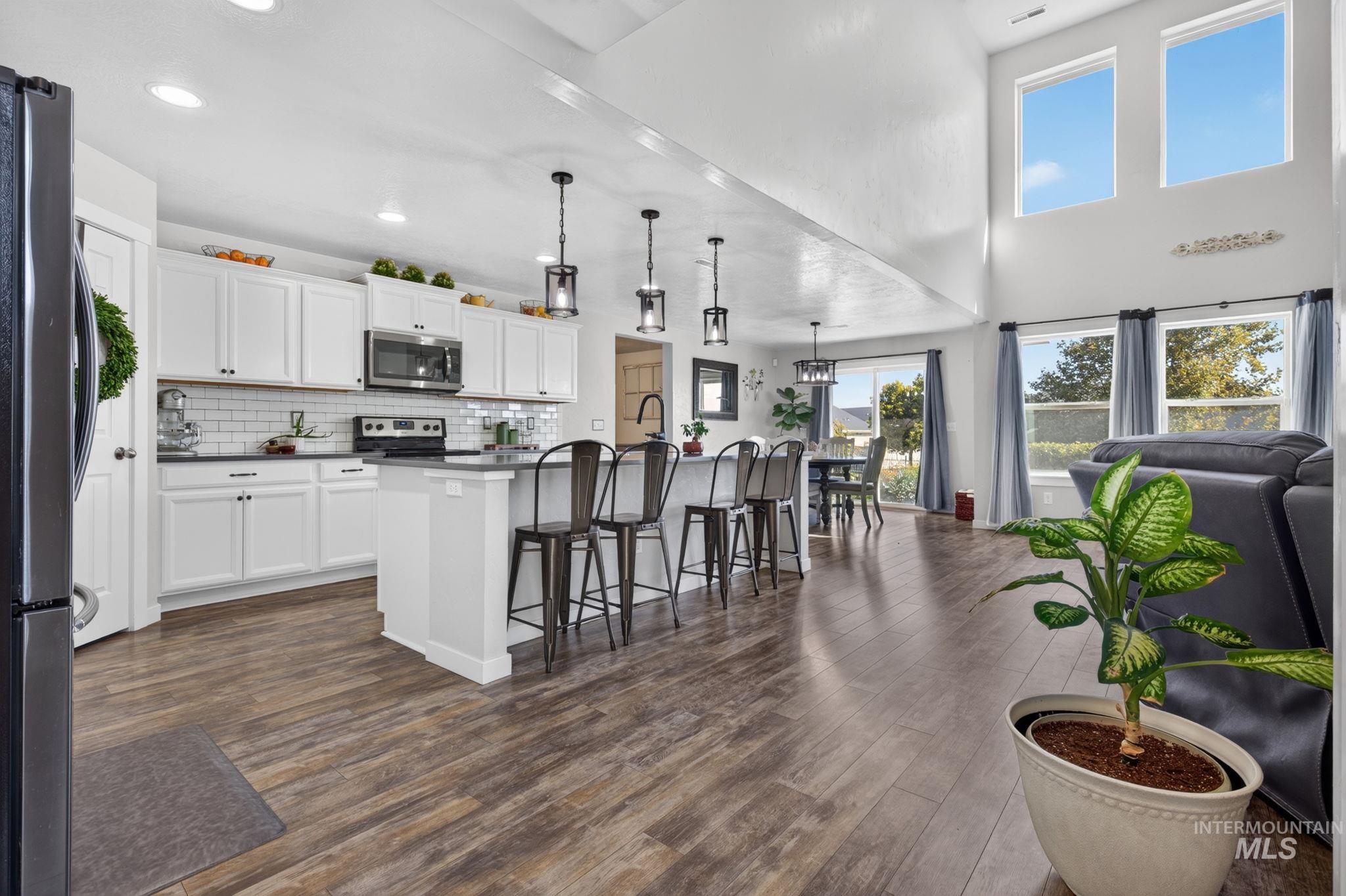 15304 Hanks Way, Caldwell, Idaho 83607, 4 Bedrooms, 3 Bathrooms, Residential For Sale, Price $525,000,MLS 99002162