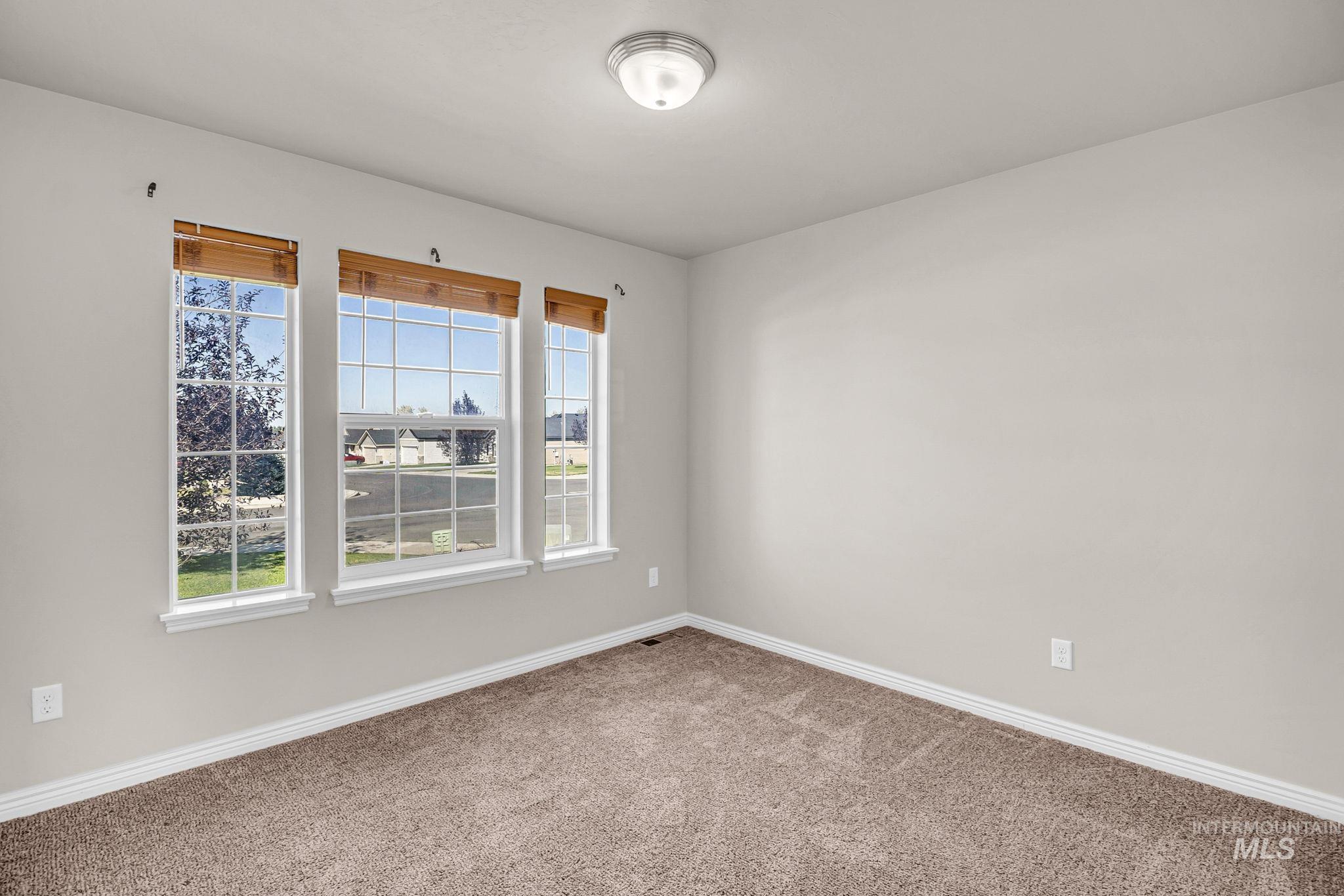 672 Heidi Ave, Twin Falls, Idaho 83301, 4 Bedrooms, 2 Bathrooms, Residential For Sale, Price $420,000,MLS 99002166