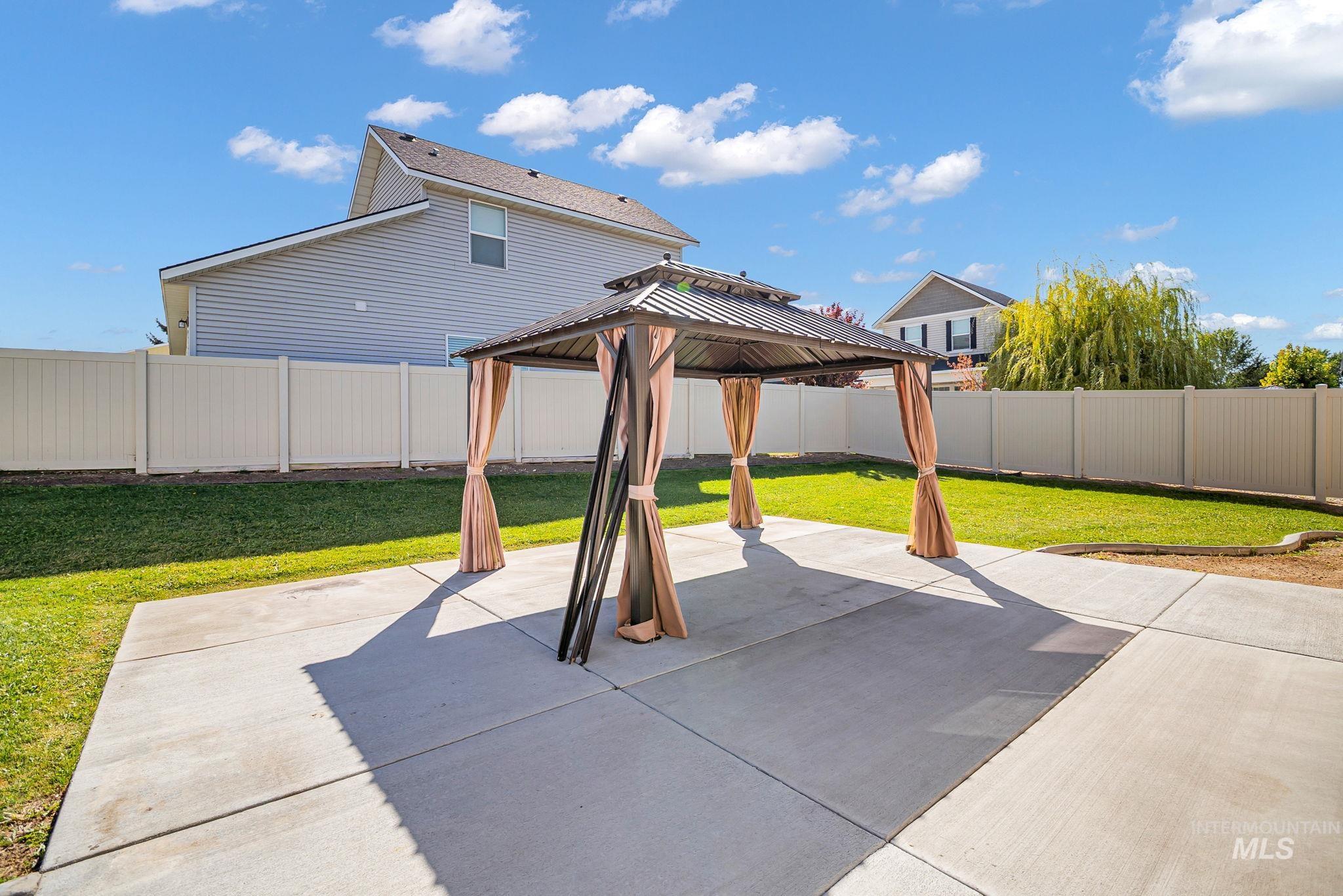 672 Heidi Ave, Twin Falls, Idaho 83301, 4 Bedrooms, 2 Bathrooms, Residential For Sale, Price $420,000,MLS 99002166