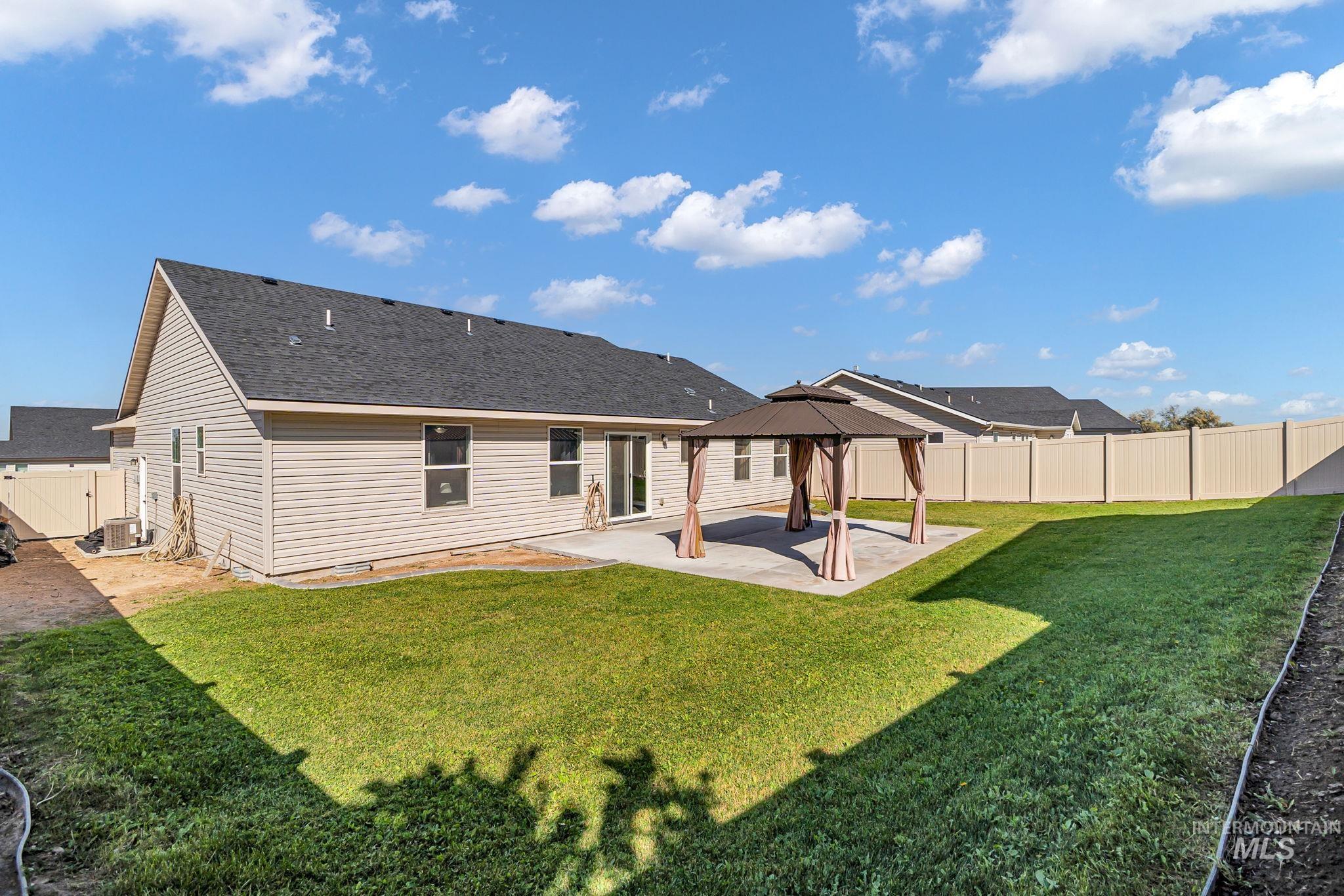672 Heidi Ave, Twin Falls, Idaho 83301, 4 Bedrooms, 2 Bathrooms, Residential For Sale, Price $420,000,MLS 99002166