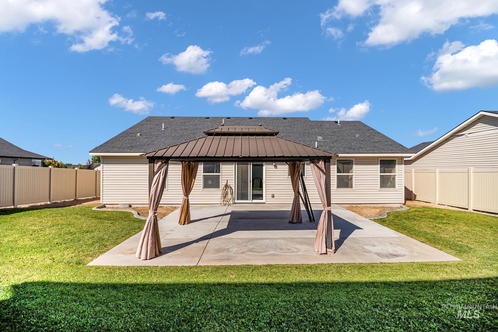 672 Heidi Ave, Twin Falls, Idaho 83301, 4 Bedrooms, 2 Bathrooms, Residential For Sale, Price $420,000,MLS 99002166