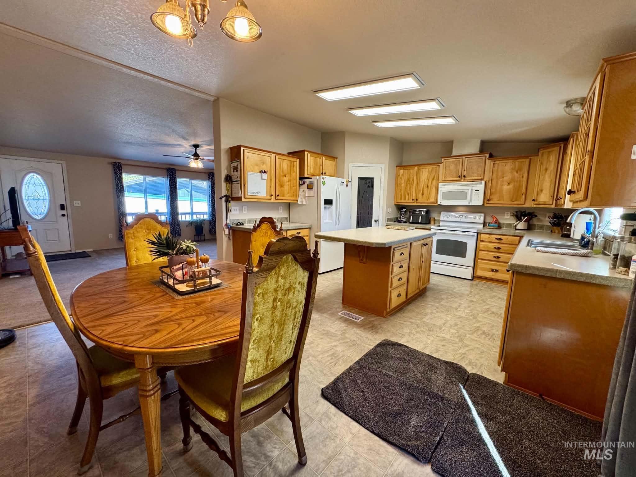 2207 Grelle Ave, Lewiston, Idaho 83501, 3 Bedrooms, 2 Bathrooms, Residential For Sale, Price $415,000,MLS 99002170