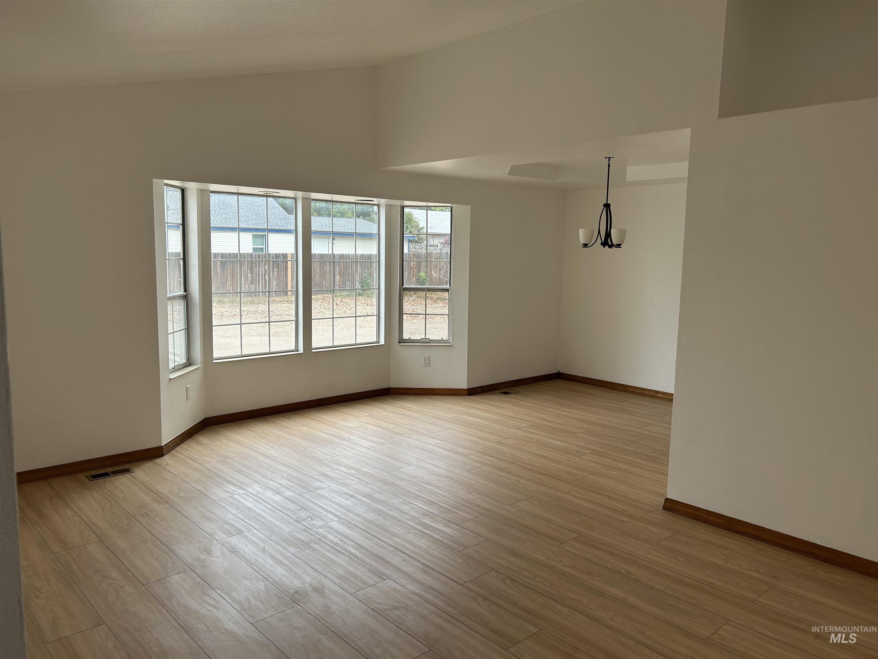 8611 W Cory Ln., Boise, Idaho 83704, 3 Bedrooms, 2 Bathrooms, Residential For Sale, Price $595,000,MLS 99002177
