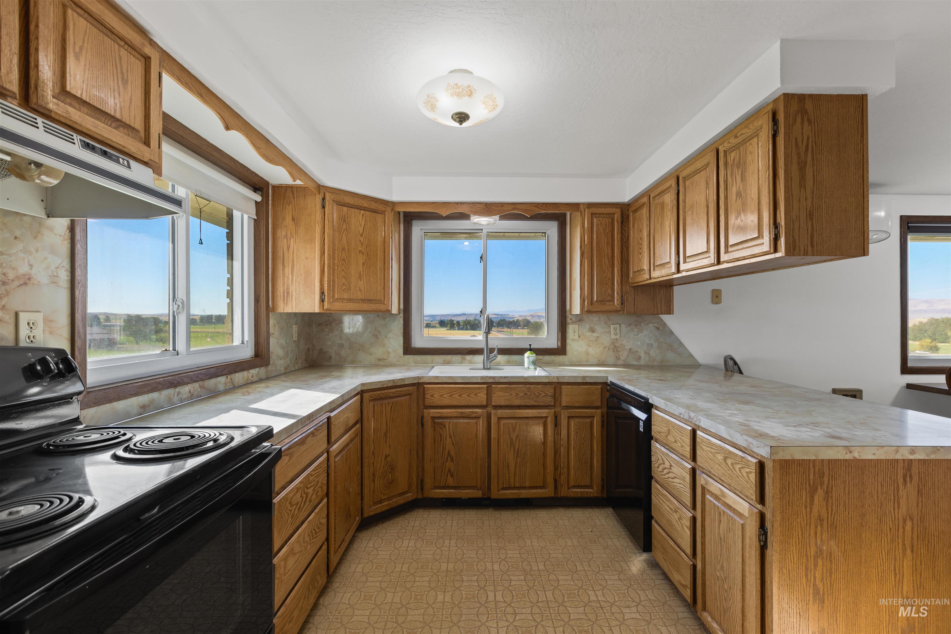 748 Southside Blvd S, Melba, Idaho 83641, 4 Bedrooms, 2 Bathrooms, Residential For Sale, Price $1,149,900,MLS 99002180
