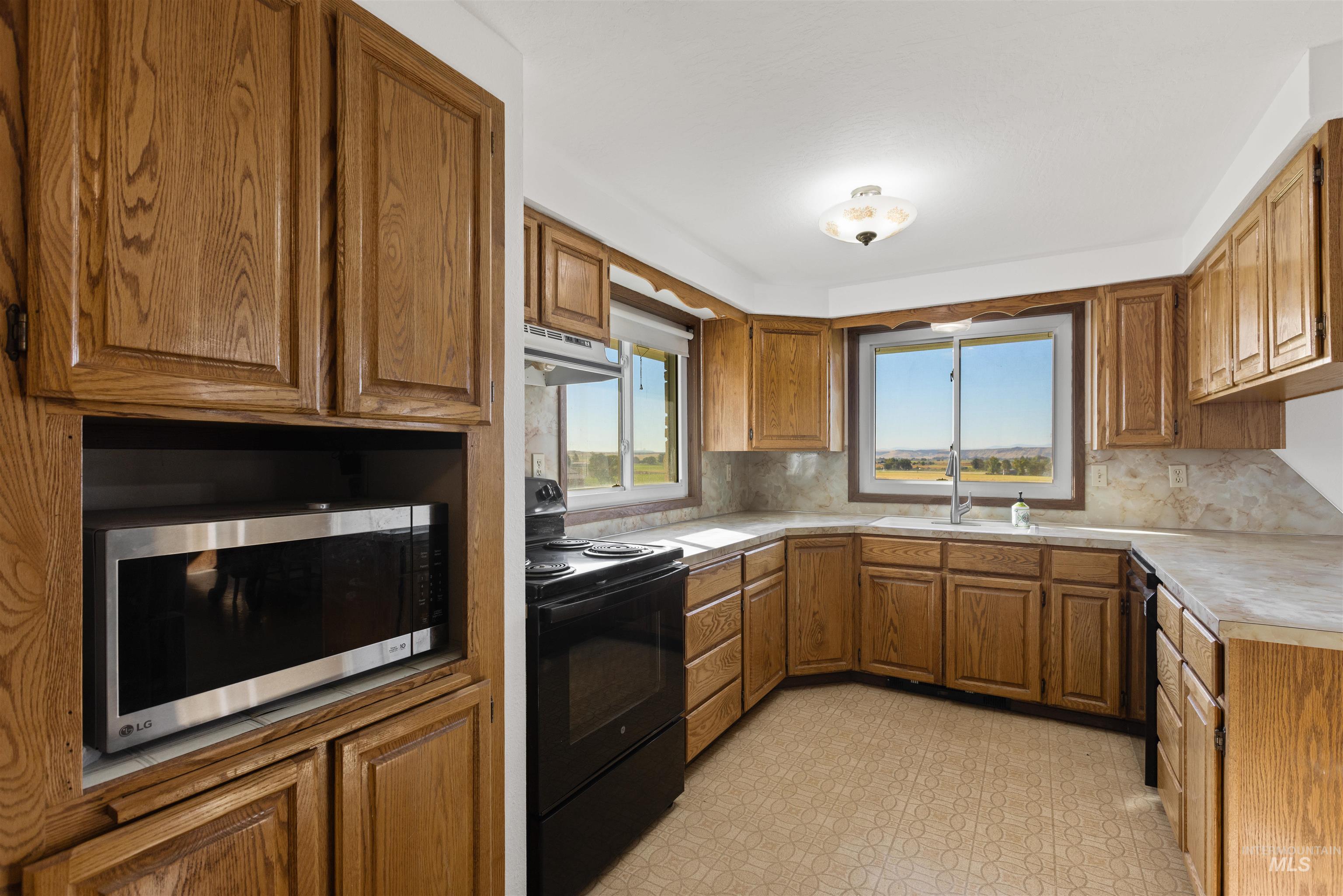 748 Southside Blvd S, Melba, Idaho 83641, 4 Bedrooms, 2 Bathrooms, Residential For Sale, Price $1,149,900,MLS 99002180