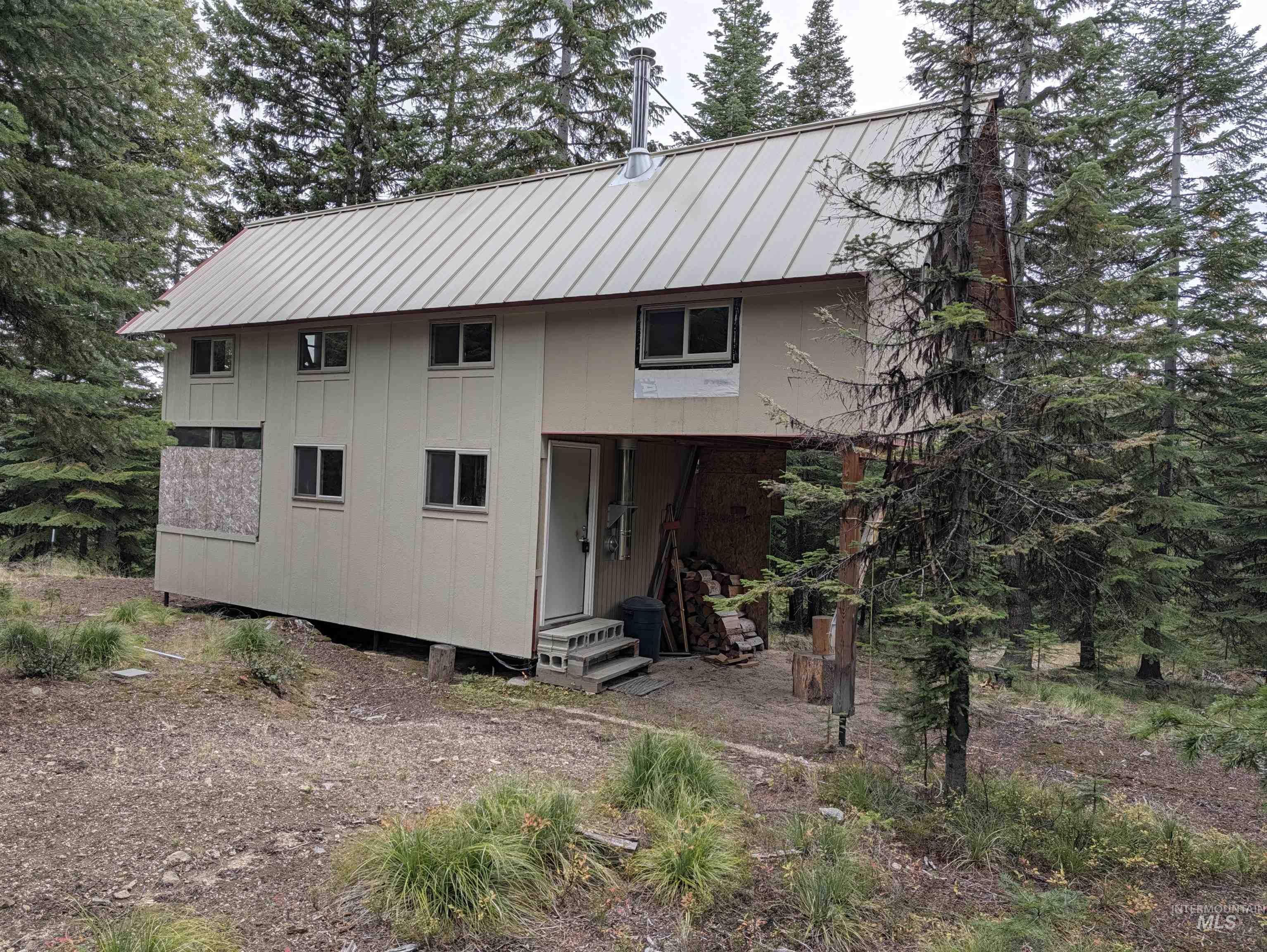 524 Rhett Creek Road, Dixie, Idaho 83525, 1 Bedroom, Residential For Sale, Price $350,000,MLS 99002207