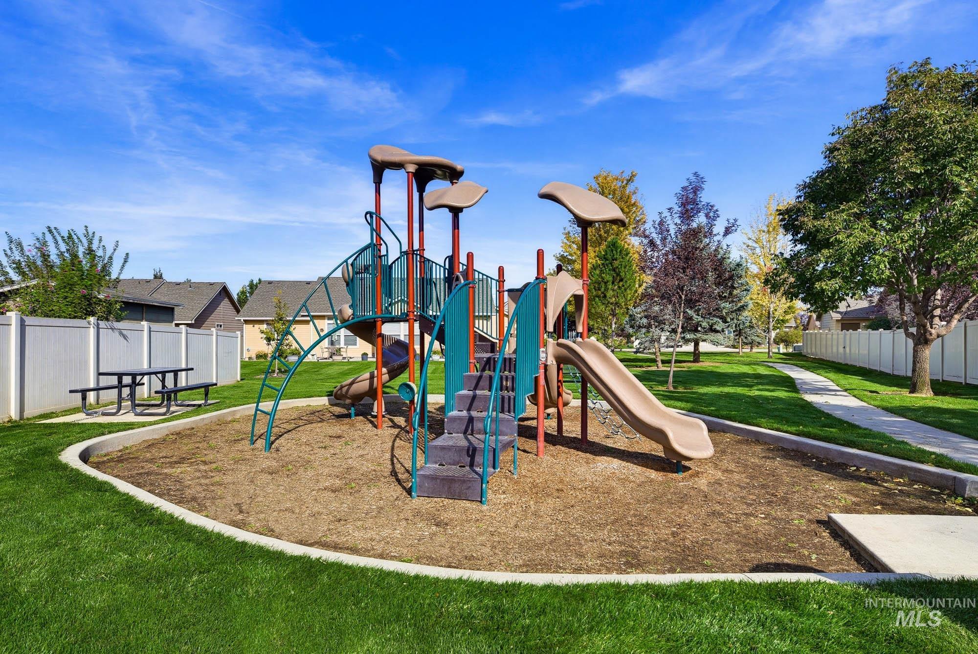 11969 Sandpiper Ct, Caldwell, Idaho 83605, 4 Bedrooms, 2.5 Bathrooms, Residential For Sale, Price $437,000,MLS 99002213