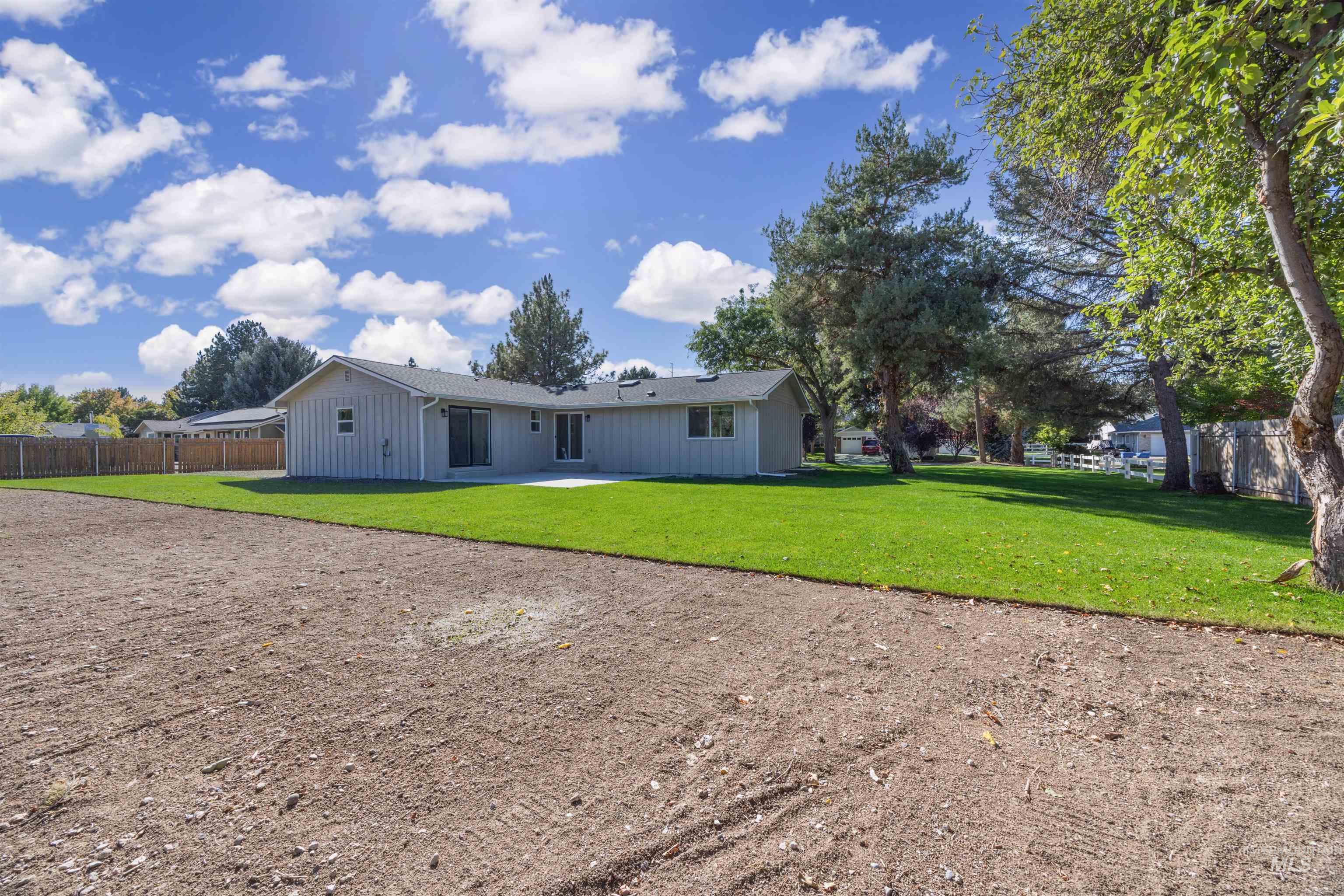 3222 S Heritage Ave, Boise, Idaho 83709, 5 Bedrooms, 3 Bathrooms, Residential For Sale, Price $949,900,MLS 99002217
