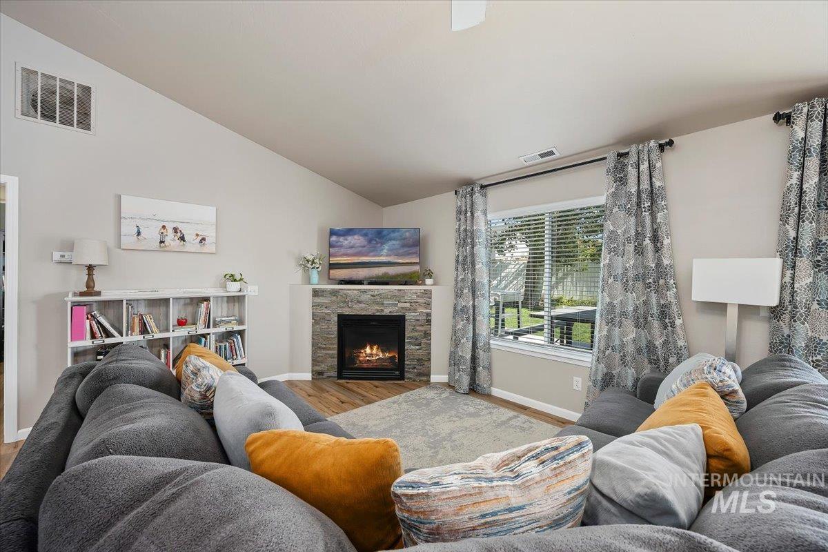 1504 N Evergreen St, Jerome, Idaho 83338, 3 Bedrooms, 2 Bathrooms, Residential For Sale, Price $399,900,MLS 99002219