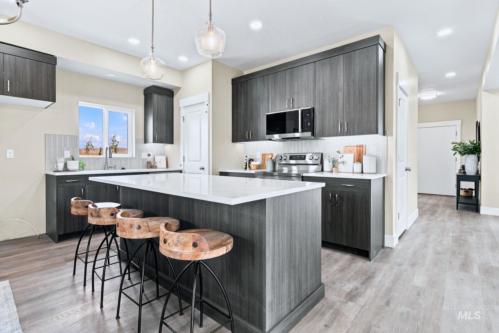 350 E Mayfield Springs Blvd, Boise, Idaho 83716, 3 Bedrooms, 2.5 Bathrooms, Residential For Sale, Price $449,999,MLS 99002221