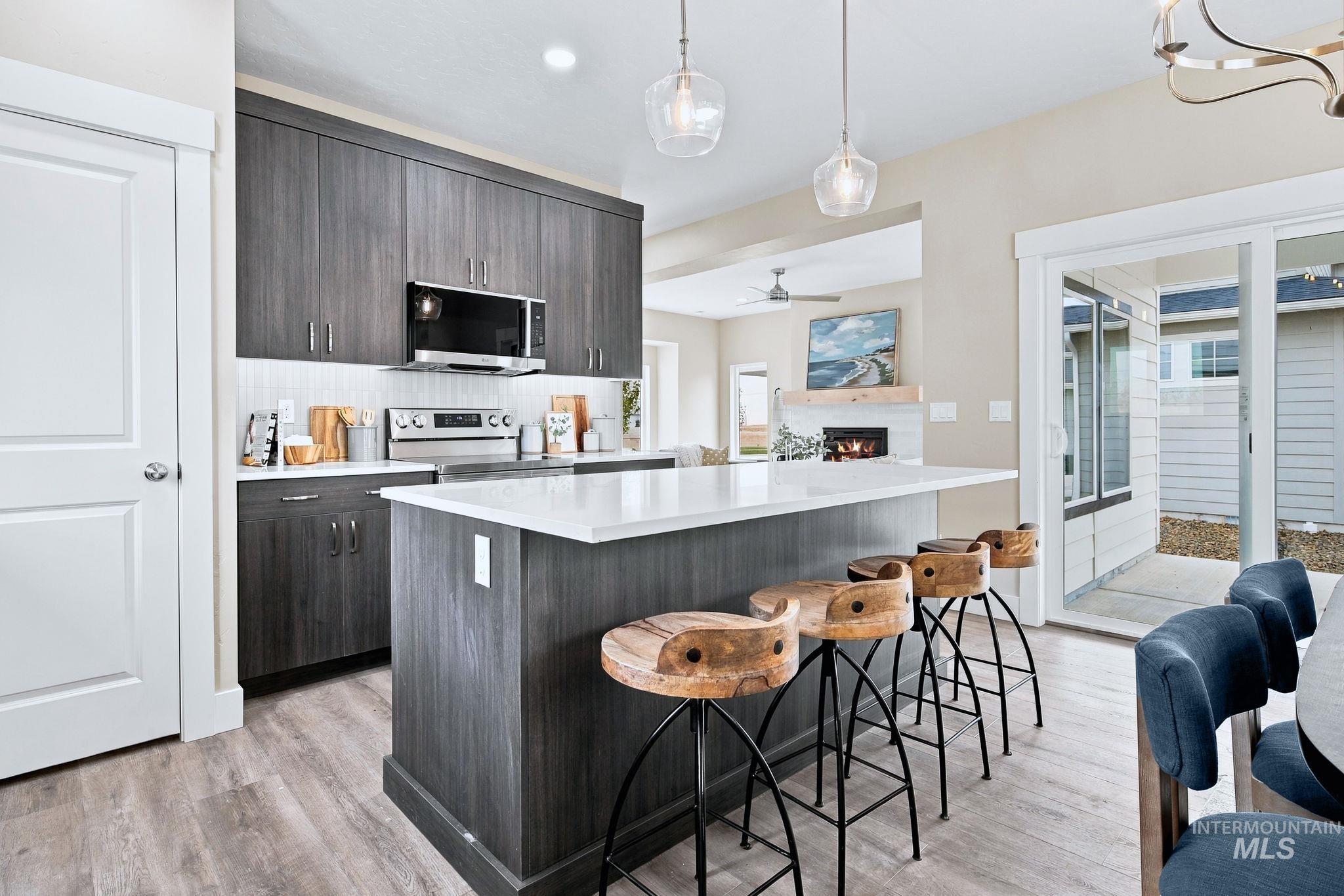 350 E Mayfield Springs Blvd, Boise, Idaho 83716, 3 Bedrooms, 2.5 Bathrooms, Residential For Sale, Price $449,999,MLS 99002221