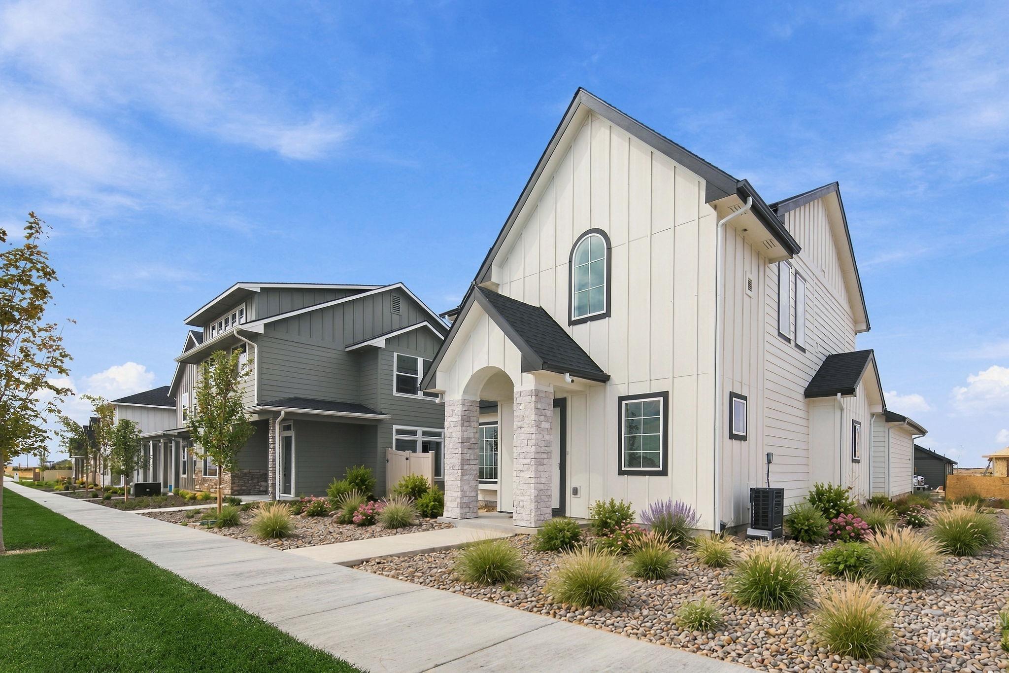 350 E Mayfield Springs Blvd, Boise, Idaho 83716, 3 Bedrooms, 2.5 Bathrooms, Residential For Sale, Price $449,999,MLS 99002221