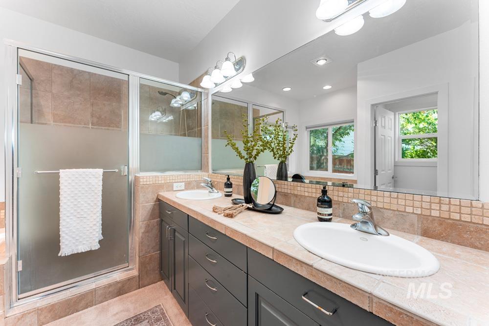 1203 E Hearthstone Dr, Boise, Idaho 83702, 4 Bedrooms, 3 Bathrooms, Residential For Sale, Price $980,000,MLS 99002223
