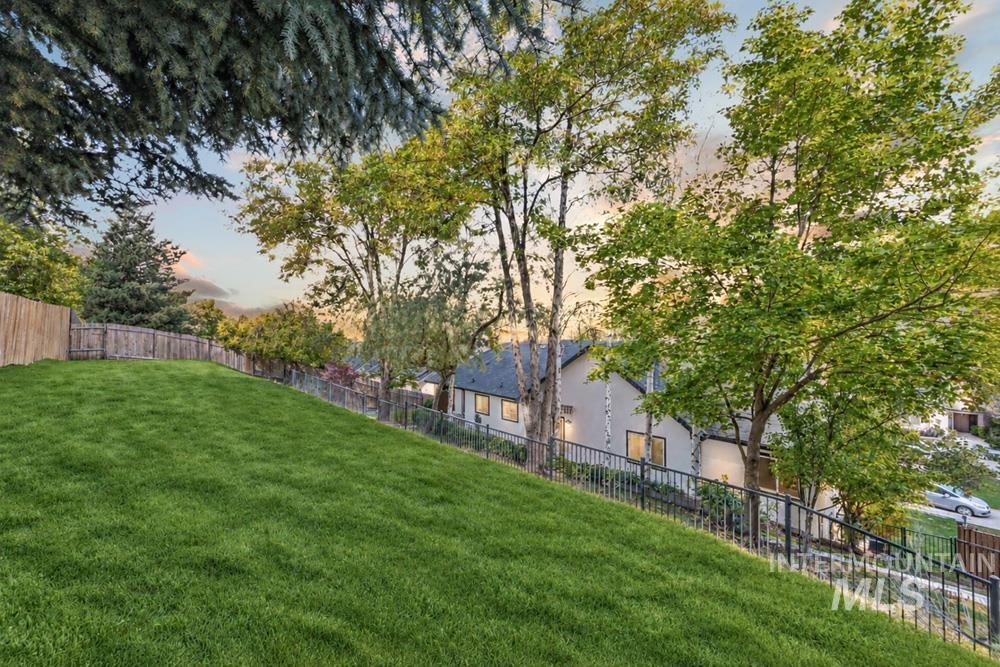 1203 E Hearthstone Dr, Boise, Idaho 83702, 4 Bedrooms, 3 Bathrooms, Residential For Sale, Price $980,000,MLS 99002223
