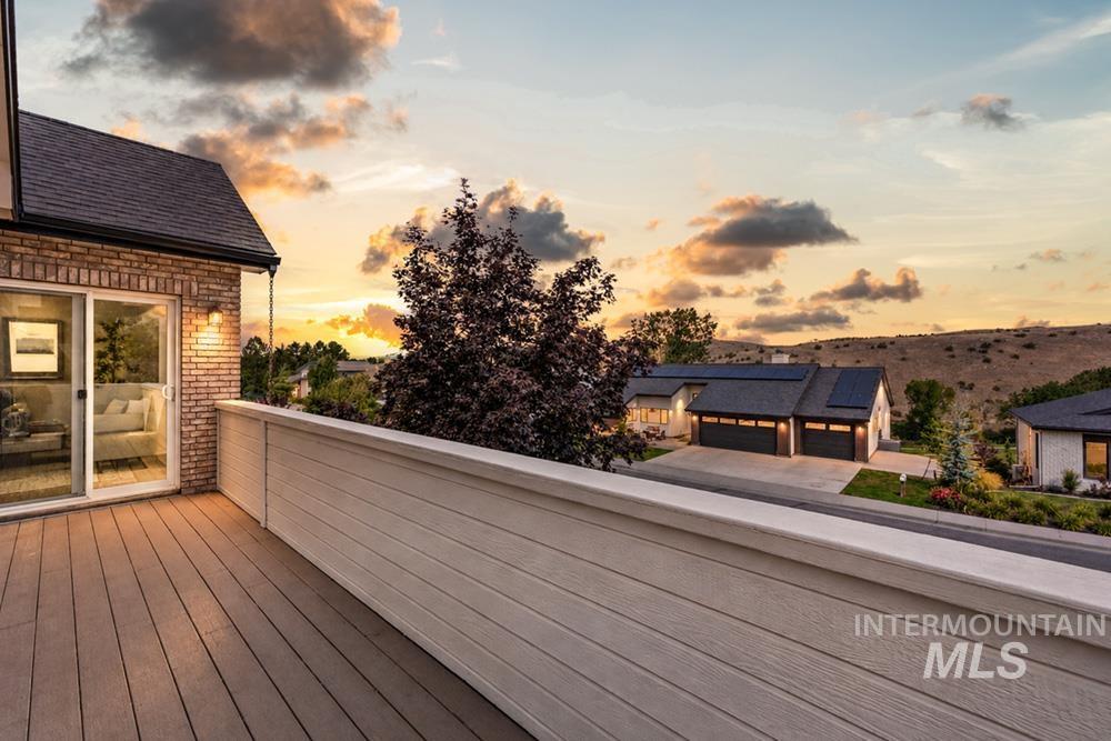 1203 E Hearthstone Dr, Boise, Idaho 83702, 4 Bedrooms, 3 Bathrooms, Residential For Sale, Price $980,000,MLS 99002223