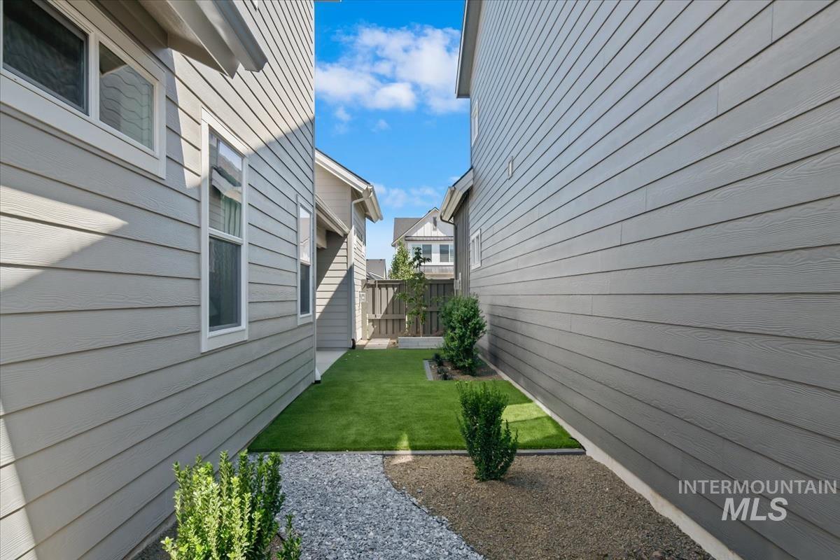 1079 E Escalation St, Meridian, Idaho 83642, 3 Bedrooms, 2.5 Bathrooms, Residential For Sale, Price $599,900,MLS 99002227