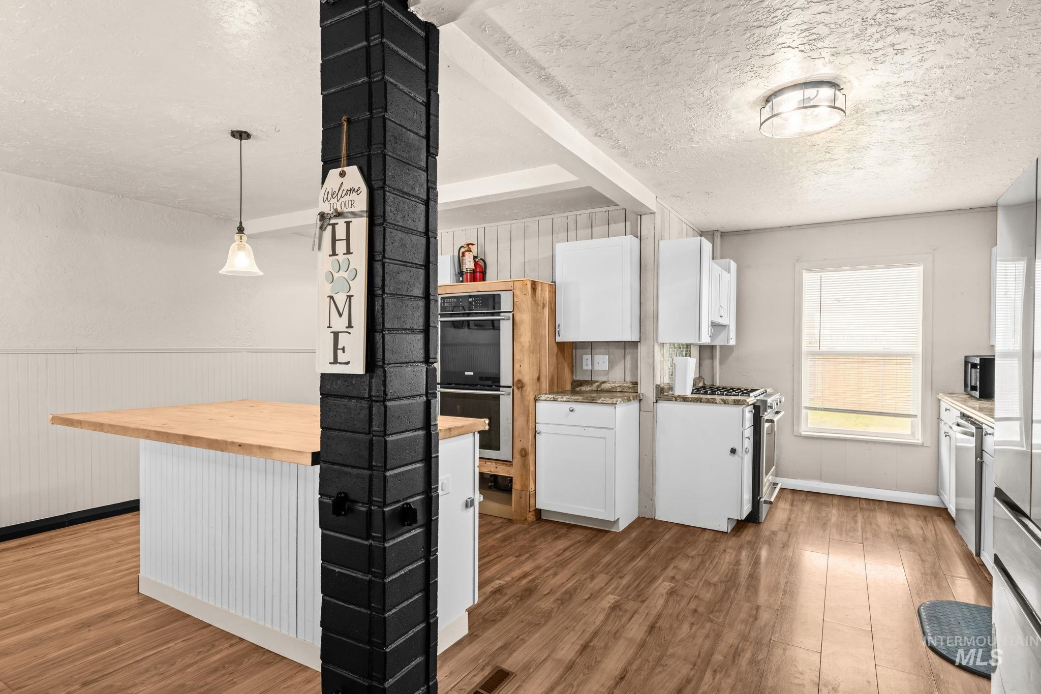 106 E 8Th, Mountain Home, Idaho 83647, 4 Bedrooms, 2.5 Bathrooms, Residential For Sale, Price $330,000,MLS 99002228