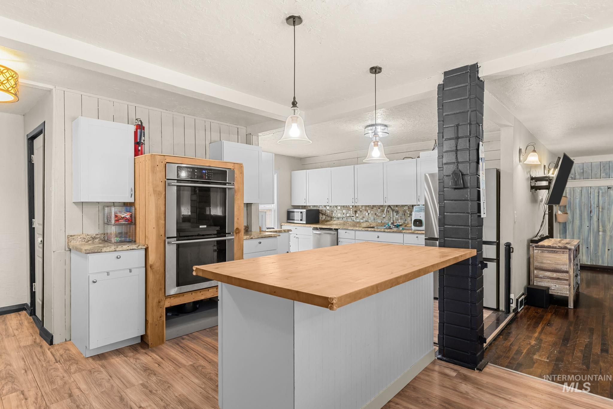 106 E 8Th, Mountain Home, Idaho 83647, 4 Bedrooms, 2.5 Bathrooms, Residential For Sale, Price $330,000,MLS 99002228