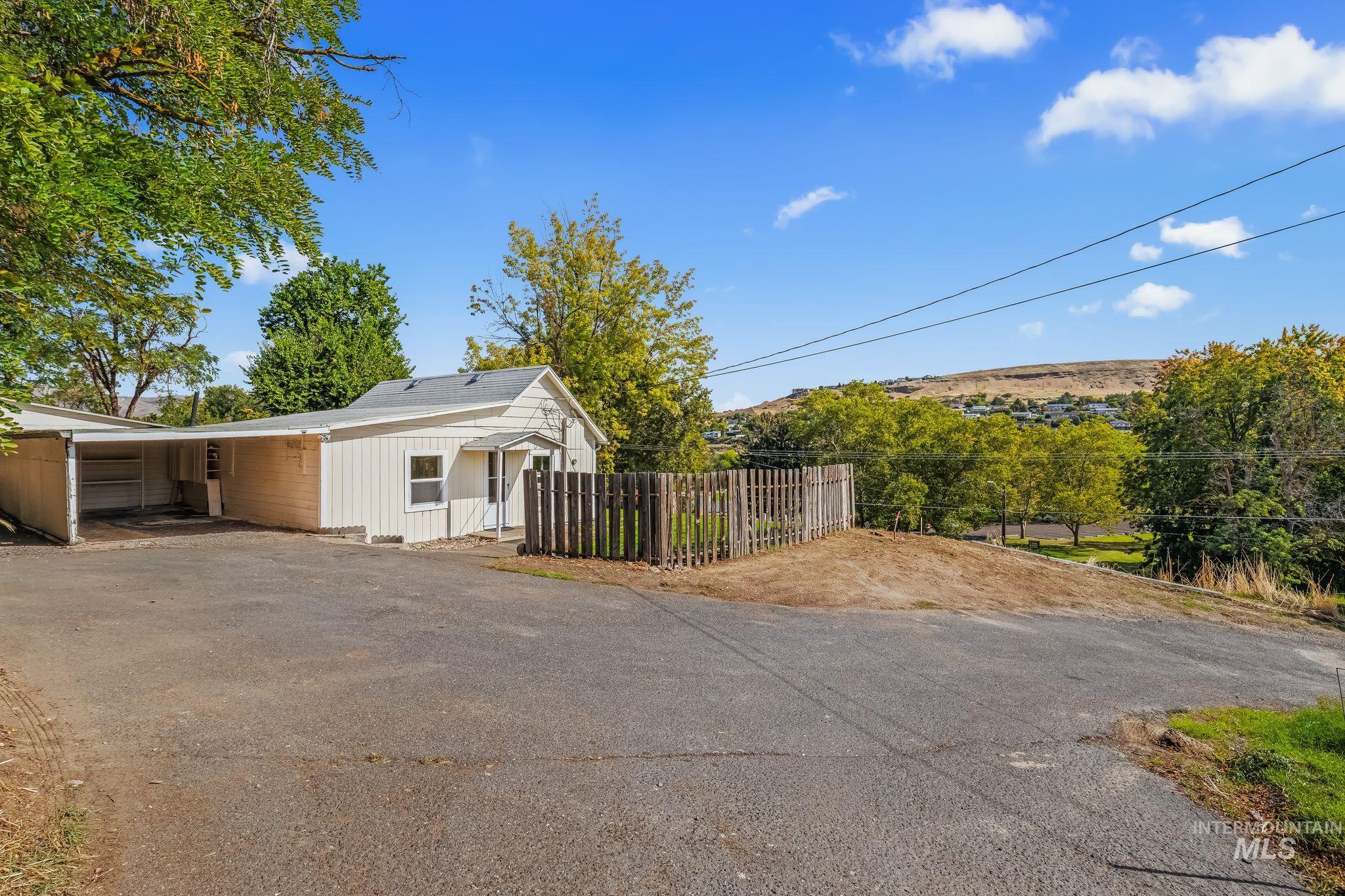 702 22nd Avenue, Clarkston, Washington 99403, 2 Bedrooms, 1 Bathroom, Residential For Sale, Price $224,000,MLS 99002233