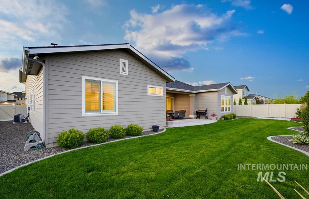 5371 W Philomena Dr, Meridian, Idaho 83646, 5 Bedrooms, 4.5 Bathrooms, Residential For Sale, Price $899,995,MLS 99002237