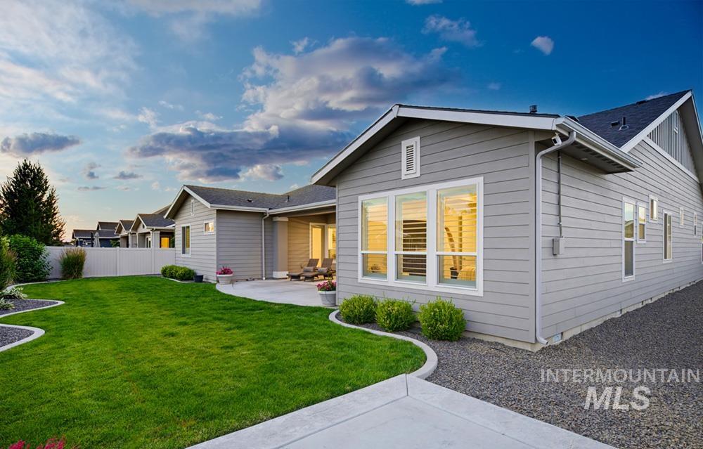 5371 W Philomena Dr, Meridian, Idaho 83646, 5 Bedrooms, 4.5 Bathrooms, Residential For Sale, Price $899,995,MLS 99002237