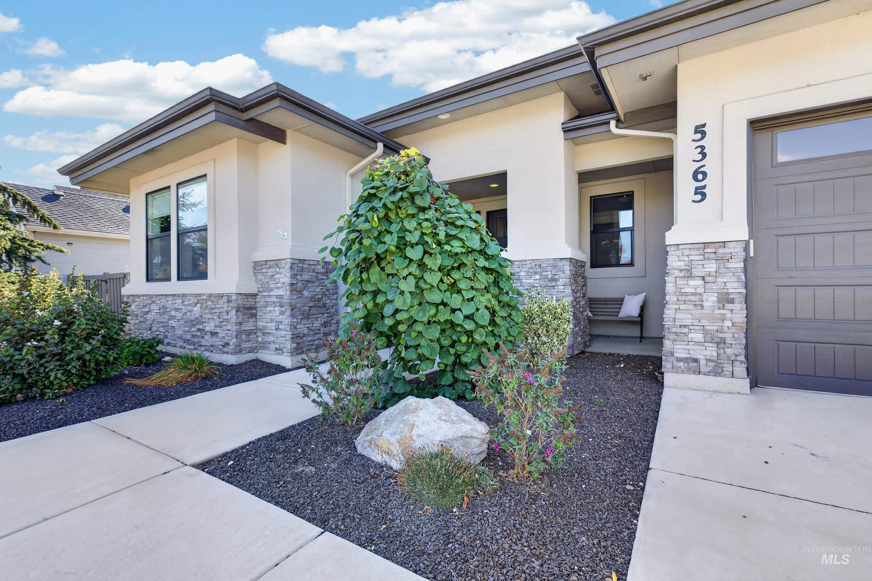 5365 W Piaffe St, Eagle, Idaho 83616, 3 Bedrooms, 2.5 Bathrooms, Residential For Sale, Price $823,900,MLS 99002242
