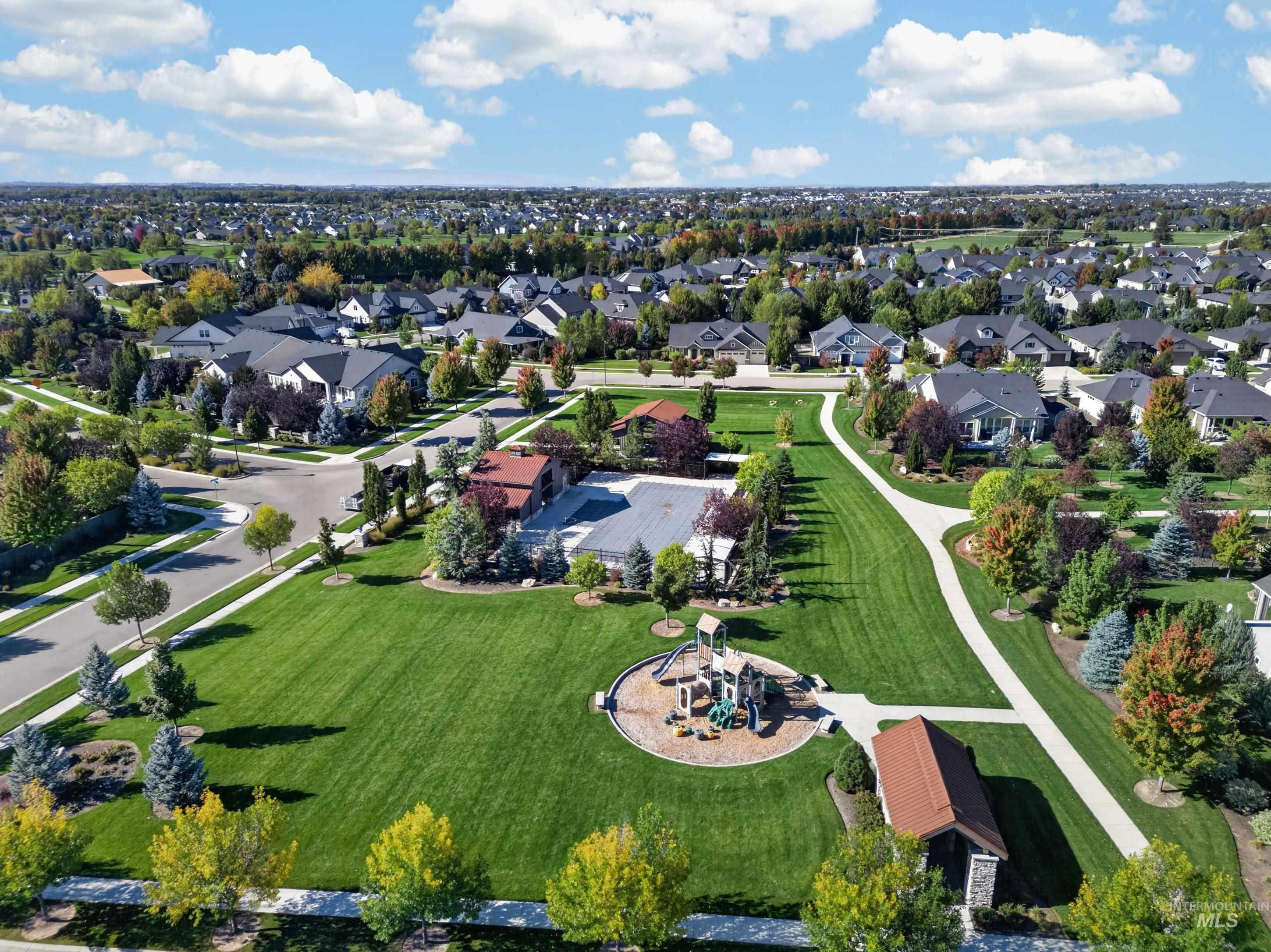 5365 W Piaffe St, Eagle, Idaho 83616, 3 Bedrooms, 2.5 Bathrooms, Residential For Sale, Price $823,900,MLS 99002242