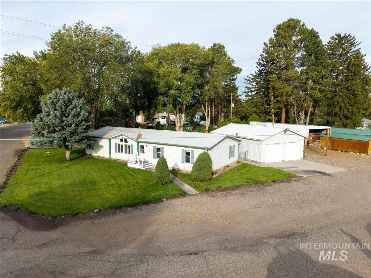 670 E Garfield, Glenns Ferry, Idaho 83623, 4 Bedrooms, 2 Bathrooms, Residential For Sale, Price $335,000,MLS 99002247