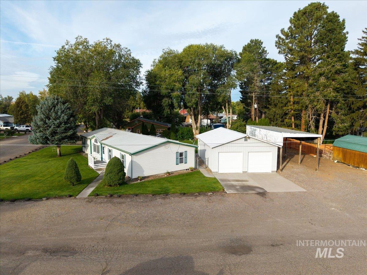 670 E Garfield, Glenns Ferry, Idaho 83623, 4 Bedrooms, 2 Bathrooms, Residential For Sale, Price $335,000,MLS 99002247