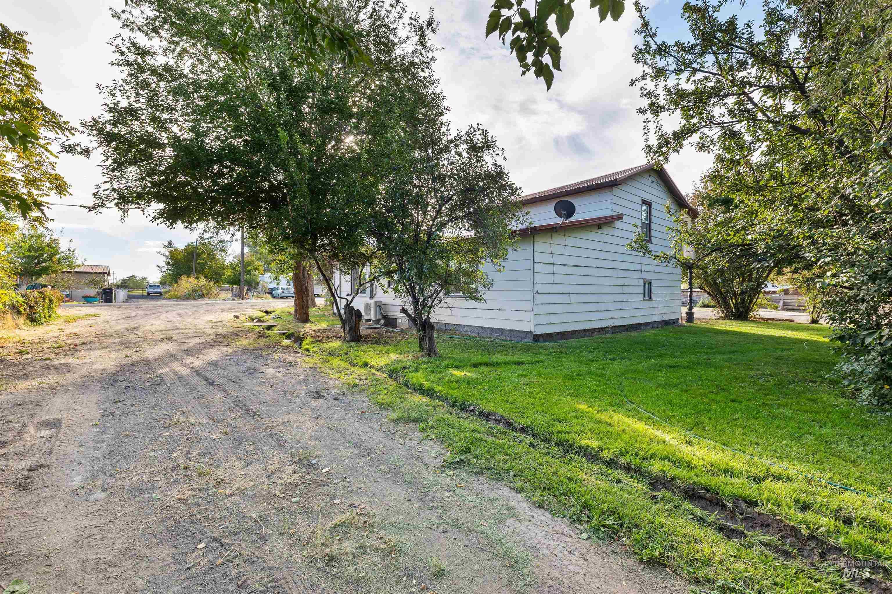 4205 N 1410 E, Buhl, Idaho 83316, 4 Bedrooms, 2 Bathrooms, Residential For Sale, Price $479,000,MLS 99002252