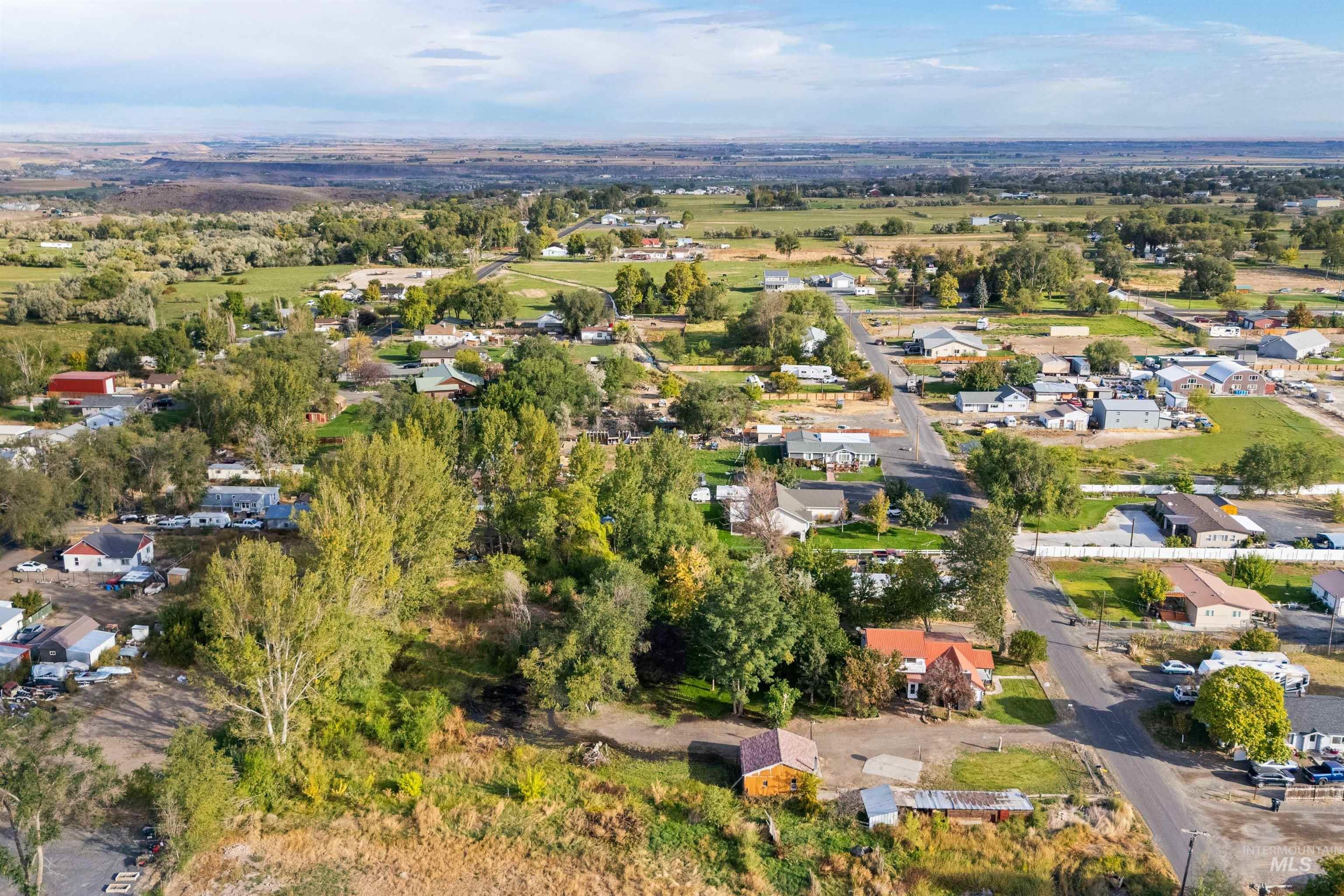 4205 N 1410 E, Buhl, Idaho 83316, 4 Bedrooms, 2 Bathrooms, Residential For Sale, Price $479,000,MLS 99002252