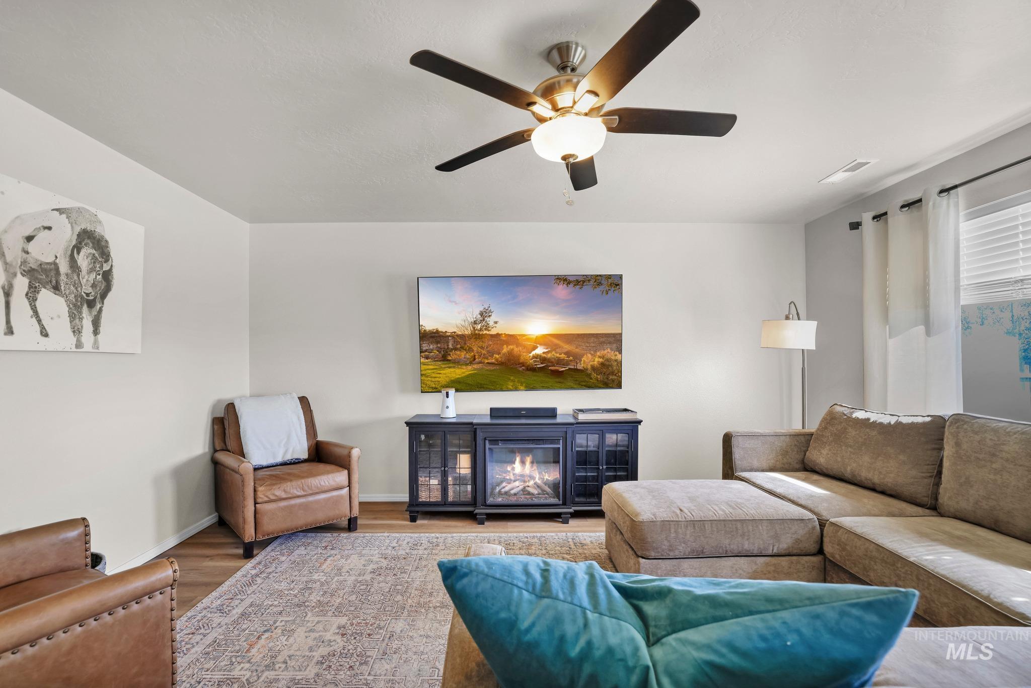 805 SW Miner, Mountain Home, Idaho 83647, 4 Bedrooms, 2.5 Bathrooms, Residential For Sale, Price $415,000, 99002255