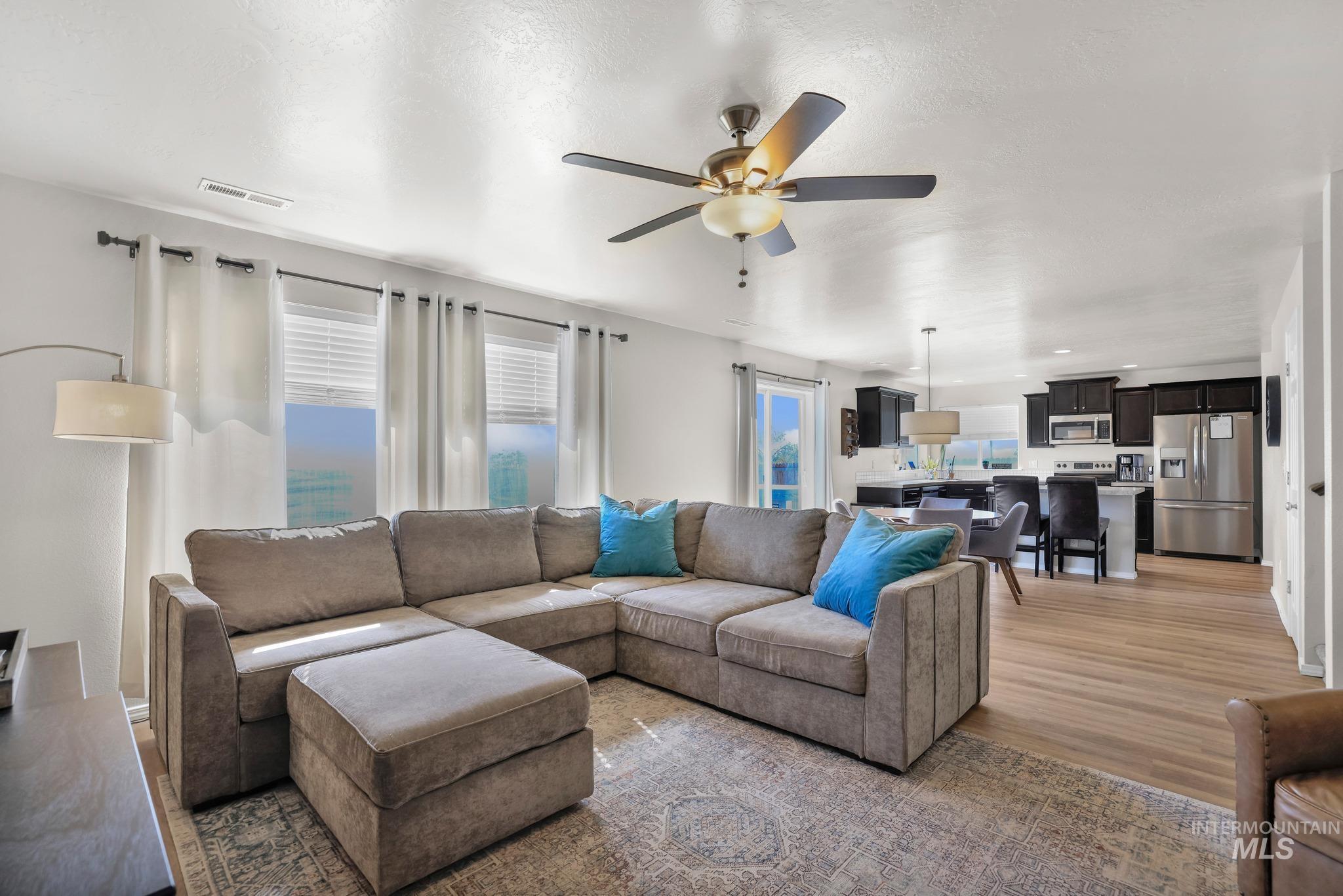 805 SW Miner, Mountain Home, Idaho 83647, 4 Bedrooms, 2.5 Bathrooms, Residential For Sale, Price $415,000, 99002255
