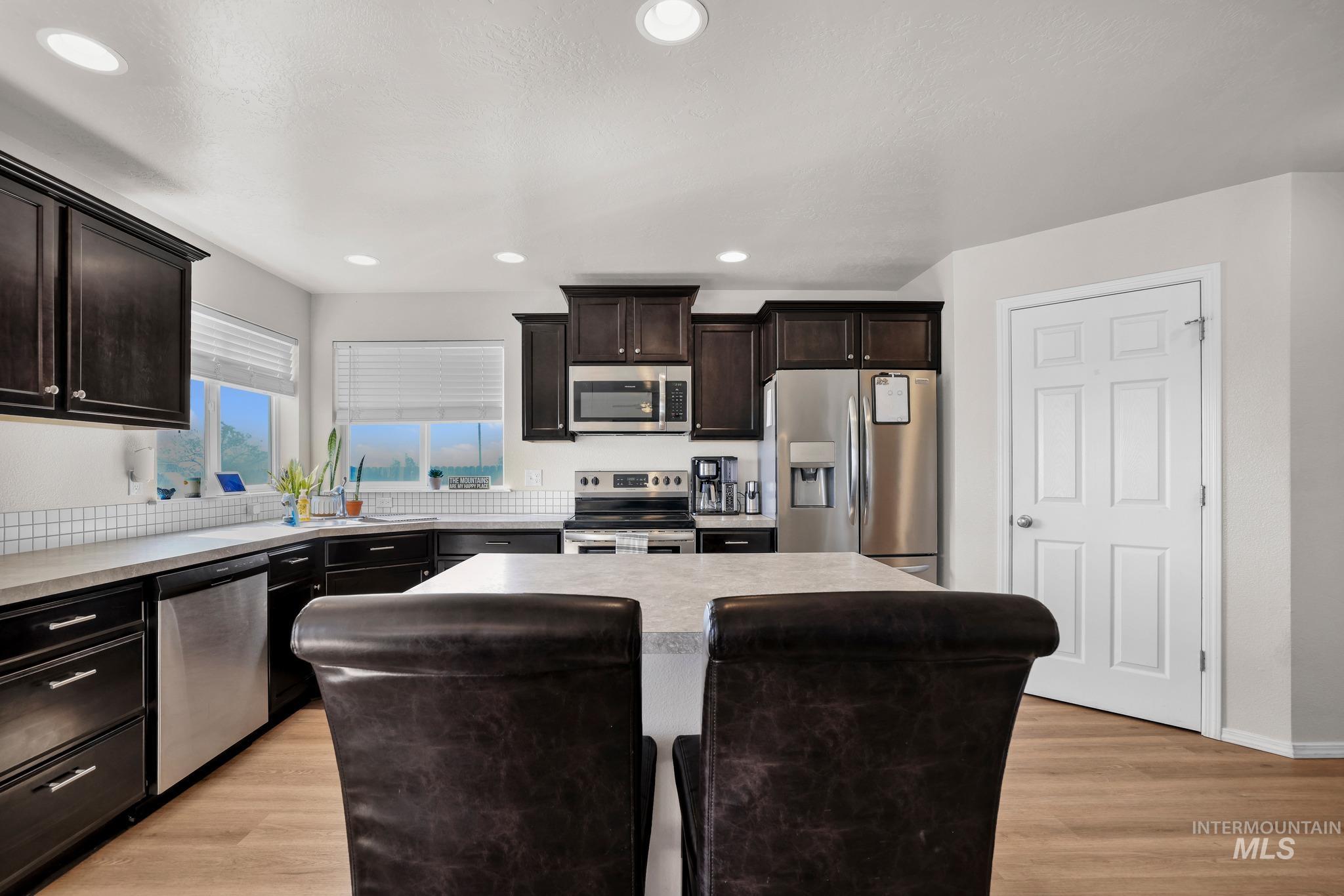 805 SW Miner, Mountain Home, Idaho 83647, 4 Bedrooms, 2.5 Bathrooms, Residential For Sale, Price $415,000, 99002255