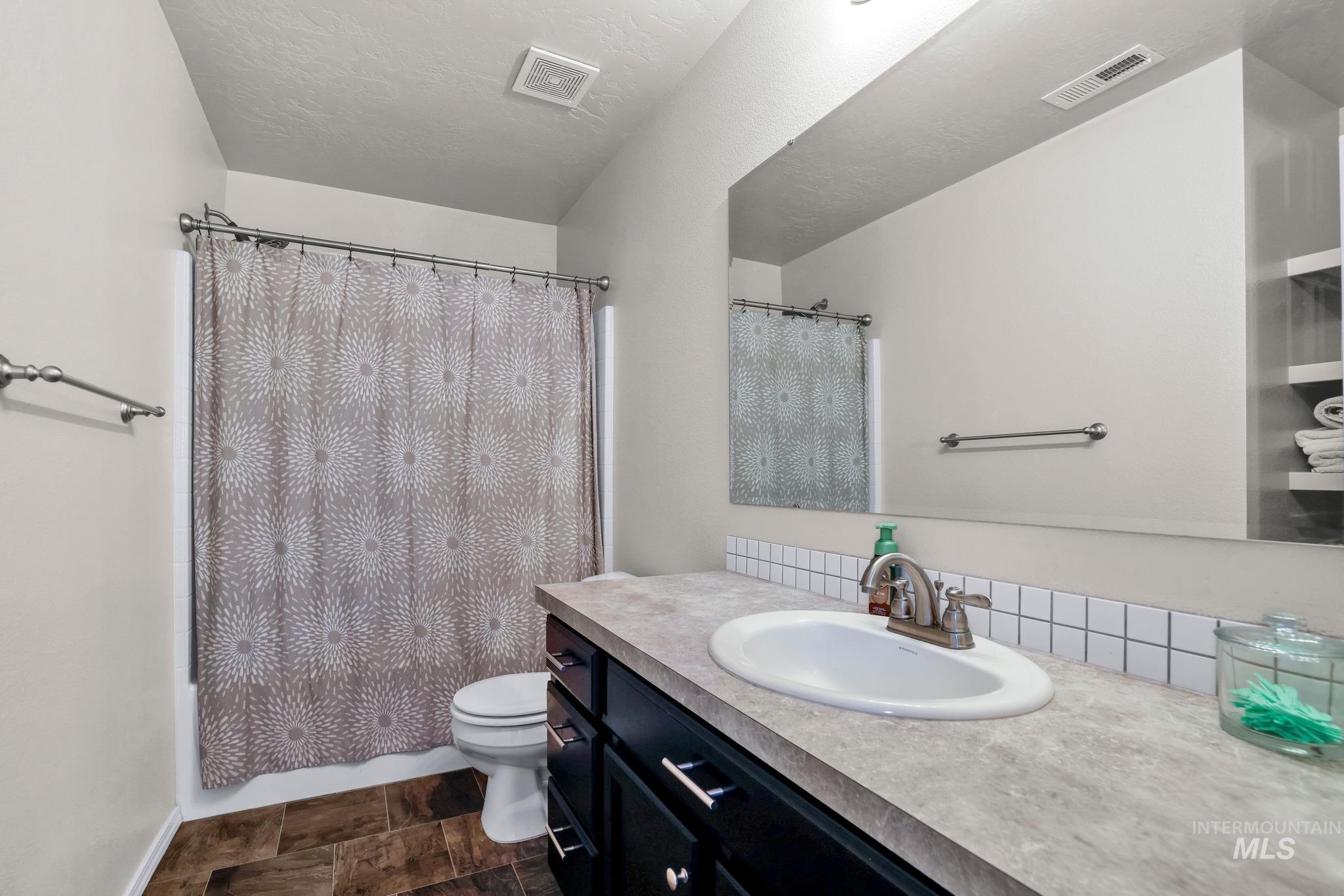 805 SW Miner, Mountain Home, Idaho 83647, 4 Bedrooms, 2.5 Bathrooms, Residential For Sale, Price $415,000, 99002255