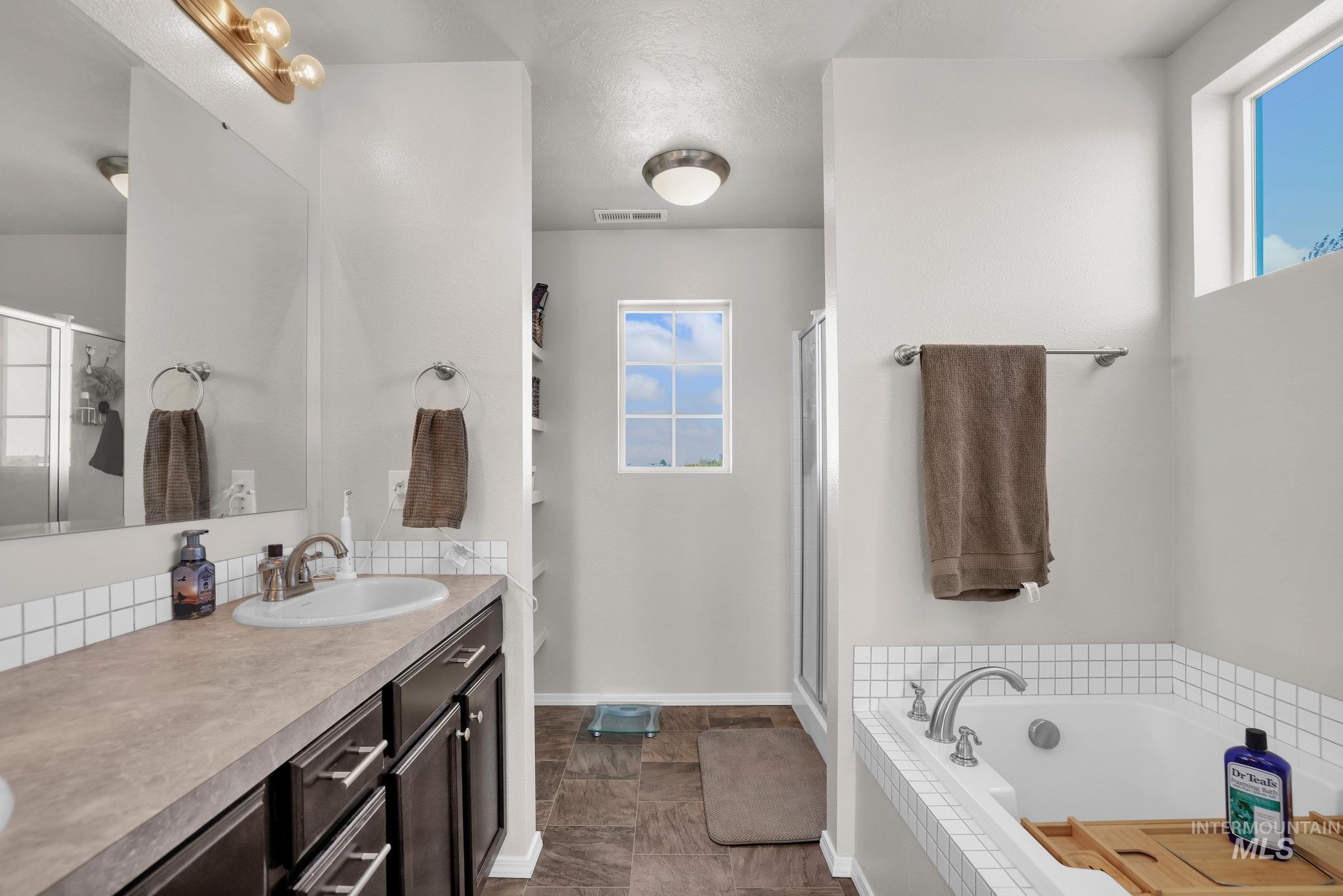 805 SW Miner, Mountain Home, Idaho 83647, 4 Bedrooms, 2.5 Bathrooms, Residential For Sale, Price $415,000, 99002255