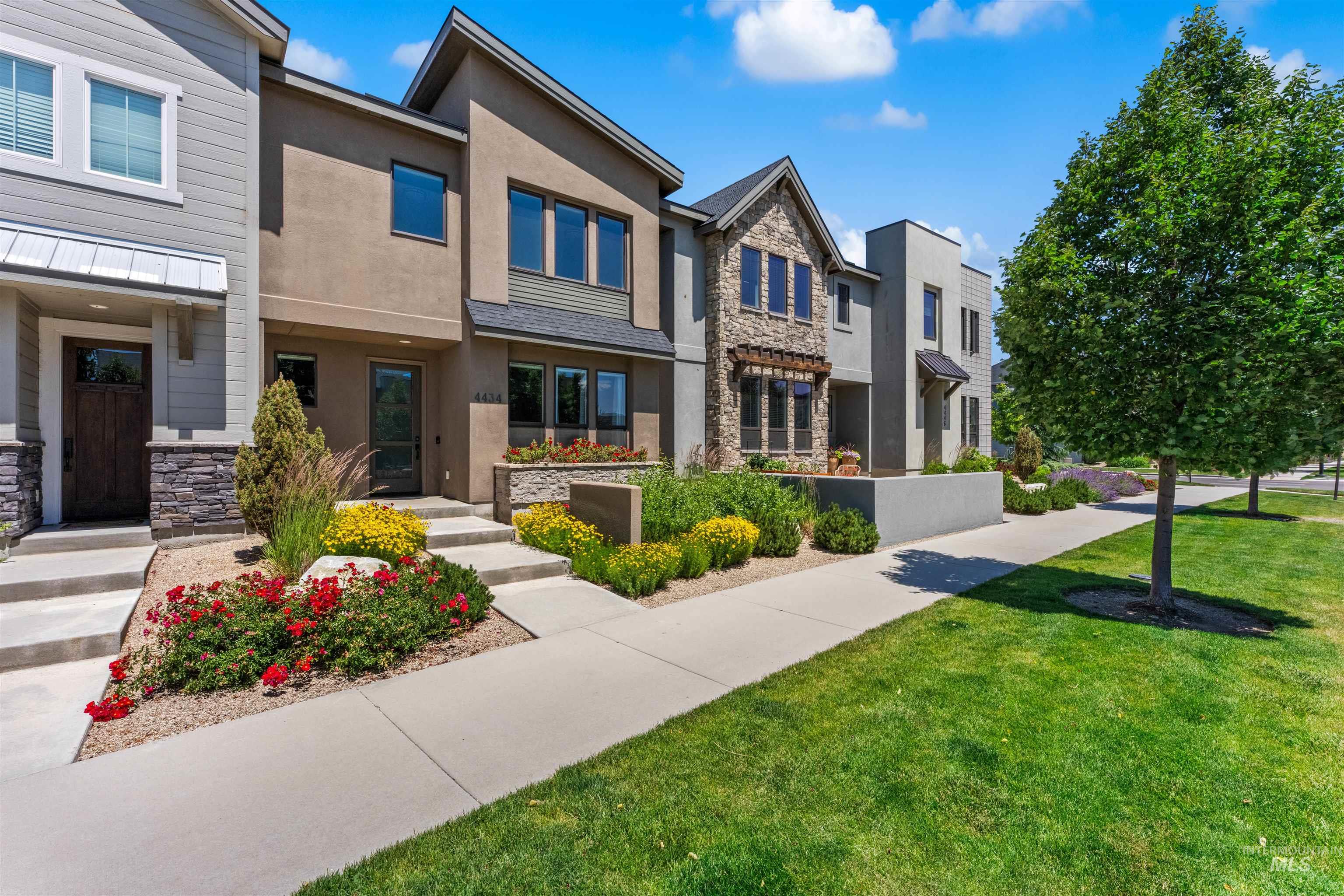 4434 E Parkcenter Blvd, Boise, Idaho 83716, 3 Bedrooms, 2.5 Bathrooms, Residential For Sale, Price $695,000,MLS 99002260