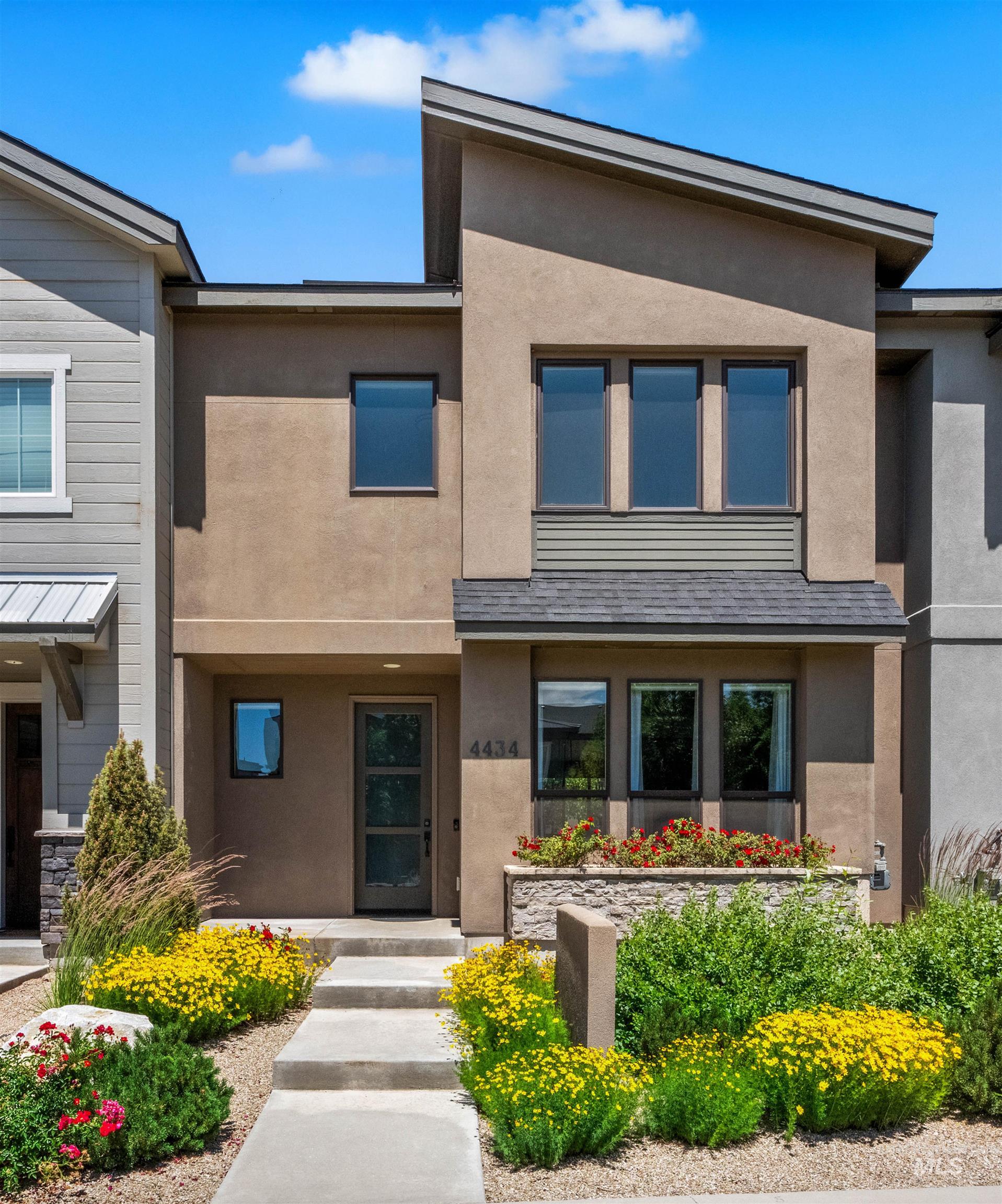 4434 E Parkcenter Blvd, Boise, Idaho 83716, 3 Bedrooms, 2.5 Bathrooms, Residential For Sale, Price $695,000,MLS 99002260