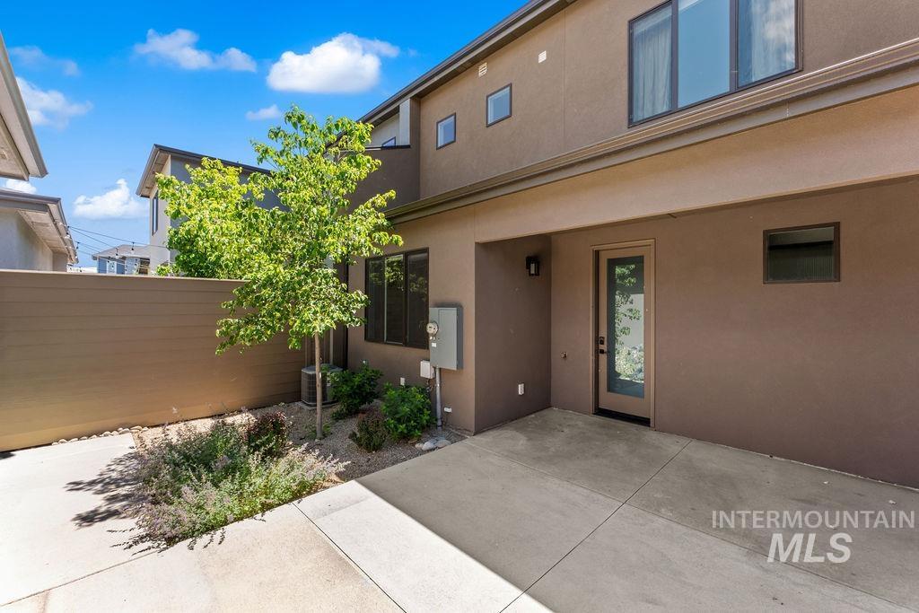 4434 E Parkcenter Blvd, Boise, Idaho 83716, 3 Bedrooms, 2.5 Bathrooms, Residential For Sale, Price $695,000,MLS 99002260