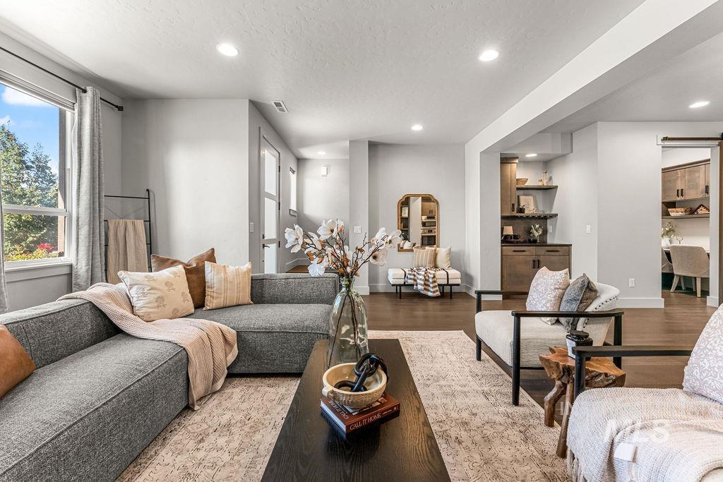 4434 E Parkcenter Blvd, Boise, Idaho 83716, 3 Bedrooms, 2.5 Bathrooms, Residential For Sale, Price $695,000,MLS 99002260