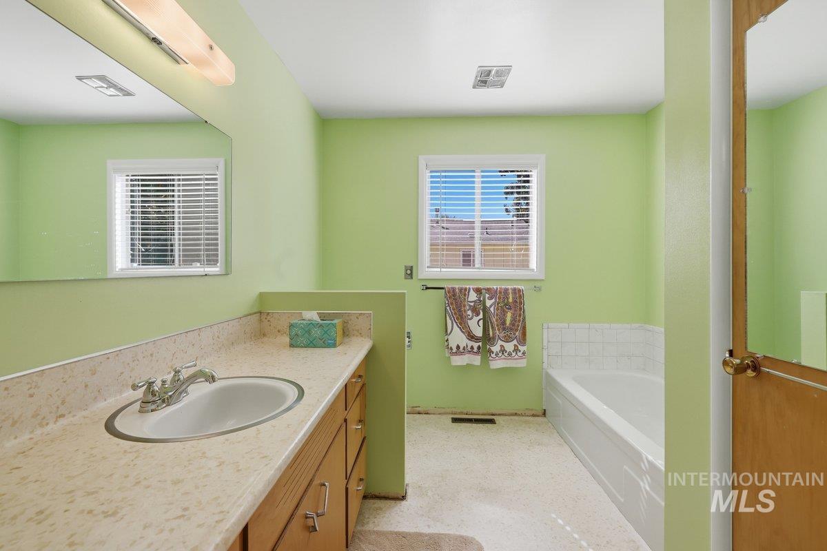 601 N Georgia Ave, Caldwell, Idaho 83605, 3 Bedrooms, 2 Bathrooms, Residential For Sale, Price $274,900,MLS 99002262